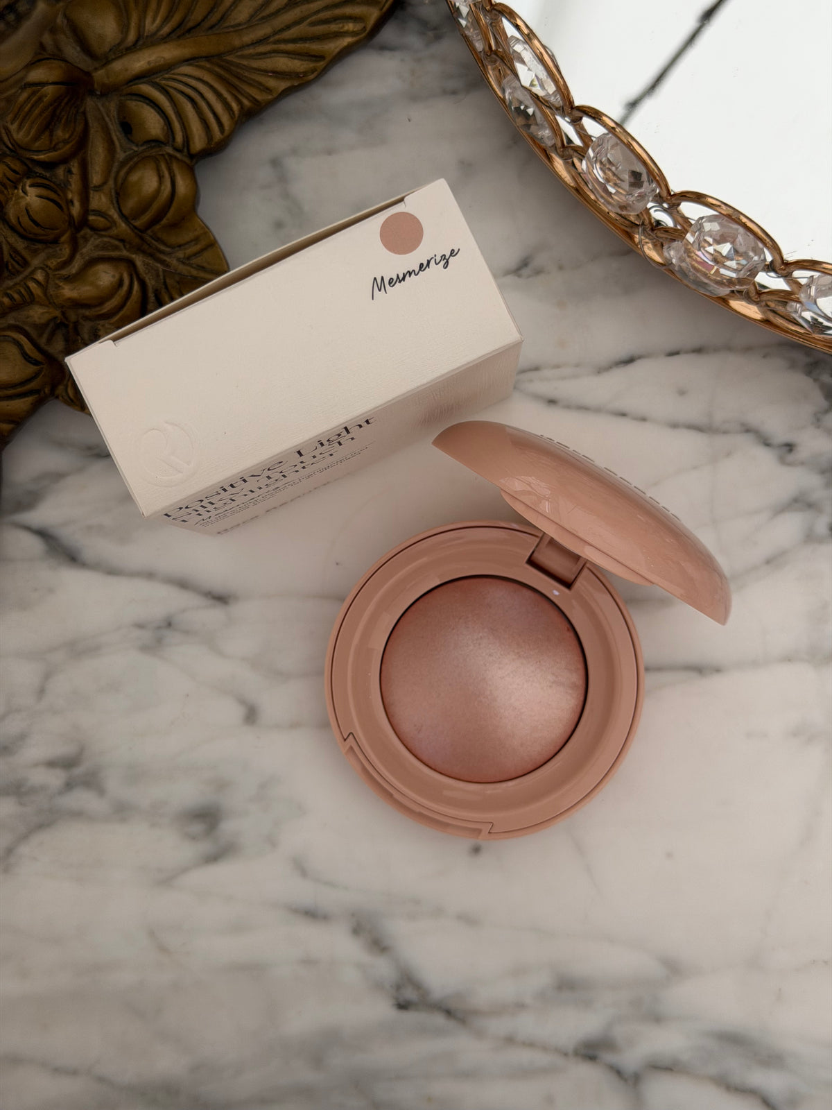 RARE BEAUTY Positive Light Silky Touch Highlighter - Mesmerize