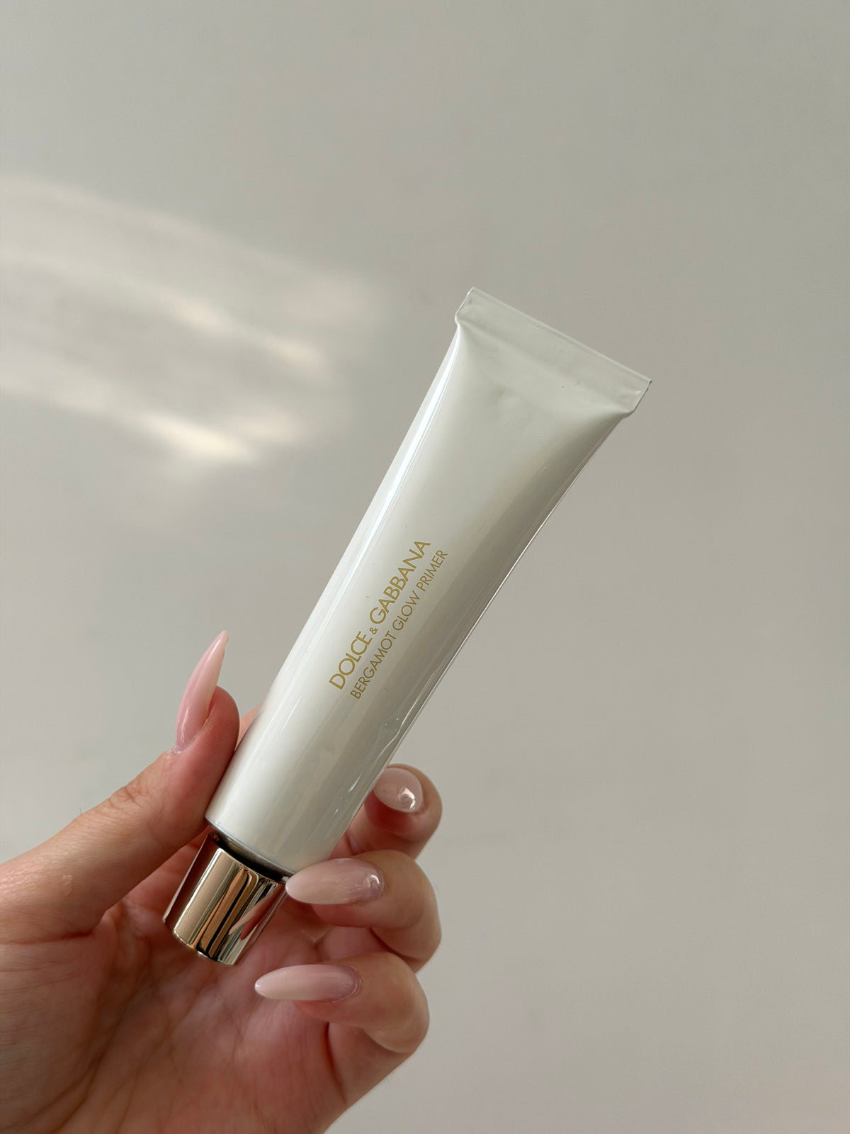 DOLCE&GABBANA Bergamot Glow Primer
Lasting Makeup & Glow Enhancer