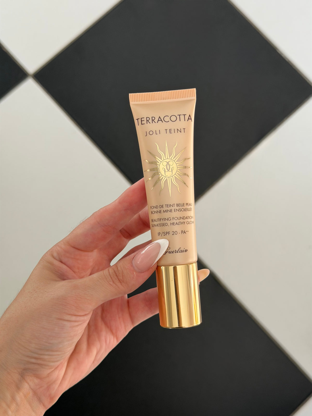 GUERLAIN Terracotta Joli Teint
Beautifying Foundation Sun-Kissed, Healthy Glow SPF20 - PA++
