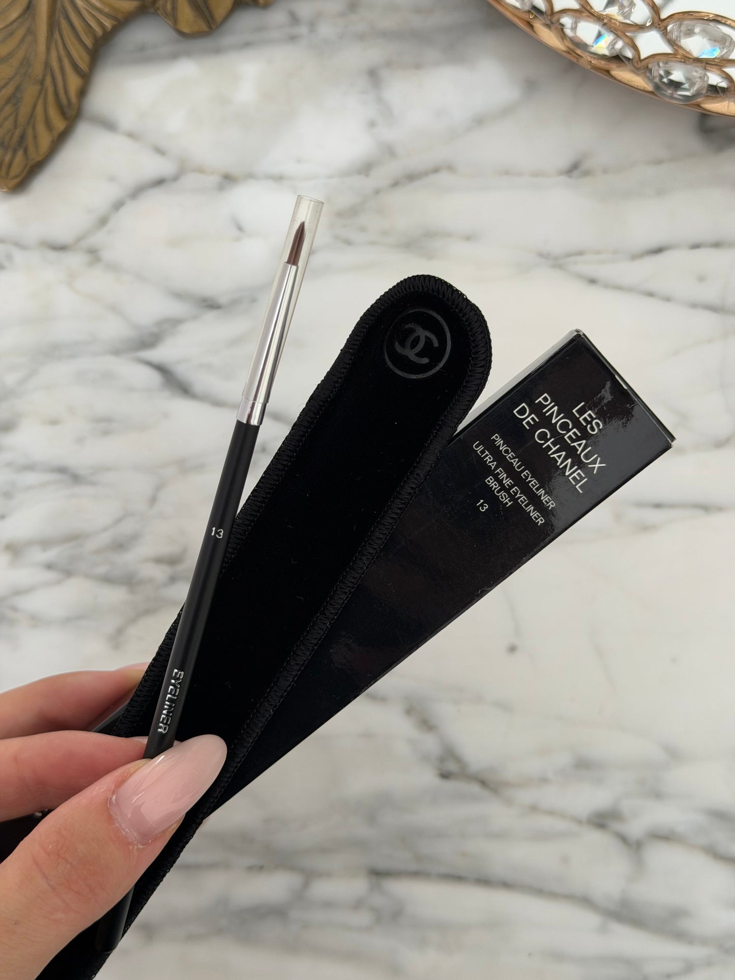 CHANEL Les Pinceaux De Chanel Ultra Fine Eyeliner Brush (13)