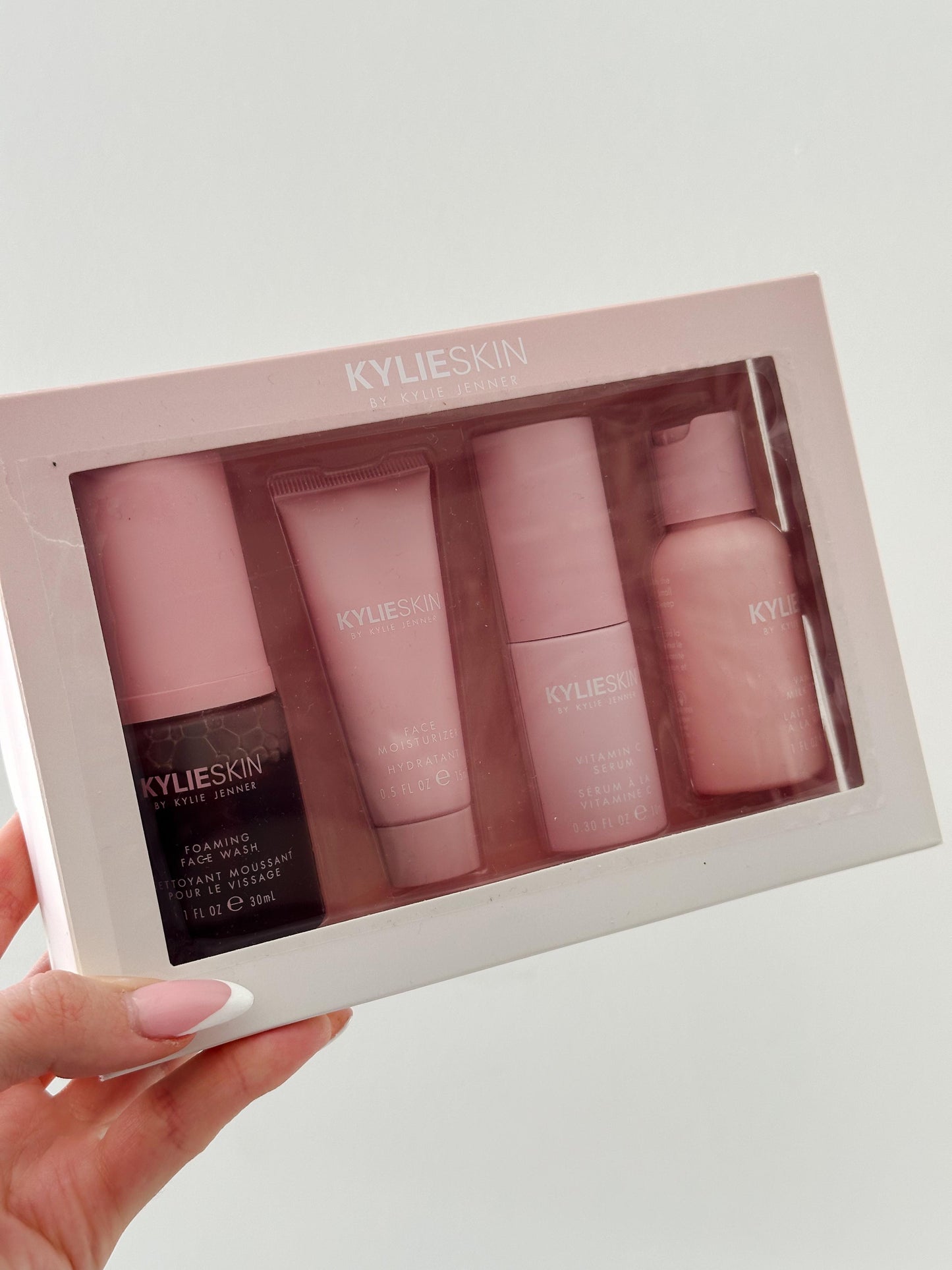 KYLIE JENNER Kylieskin Essentials Travel Set