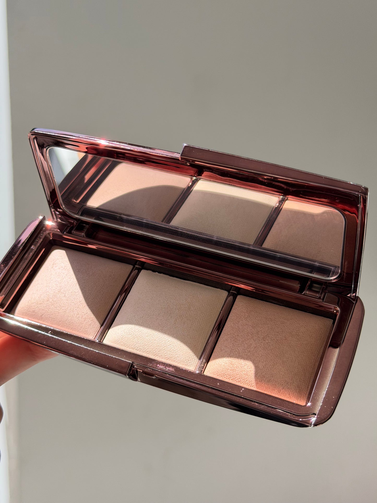 HOURGLASS Ambient Lighting Palette