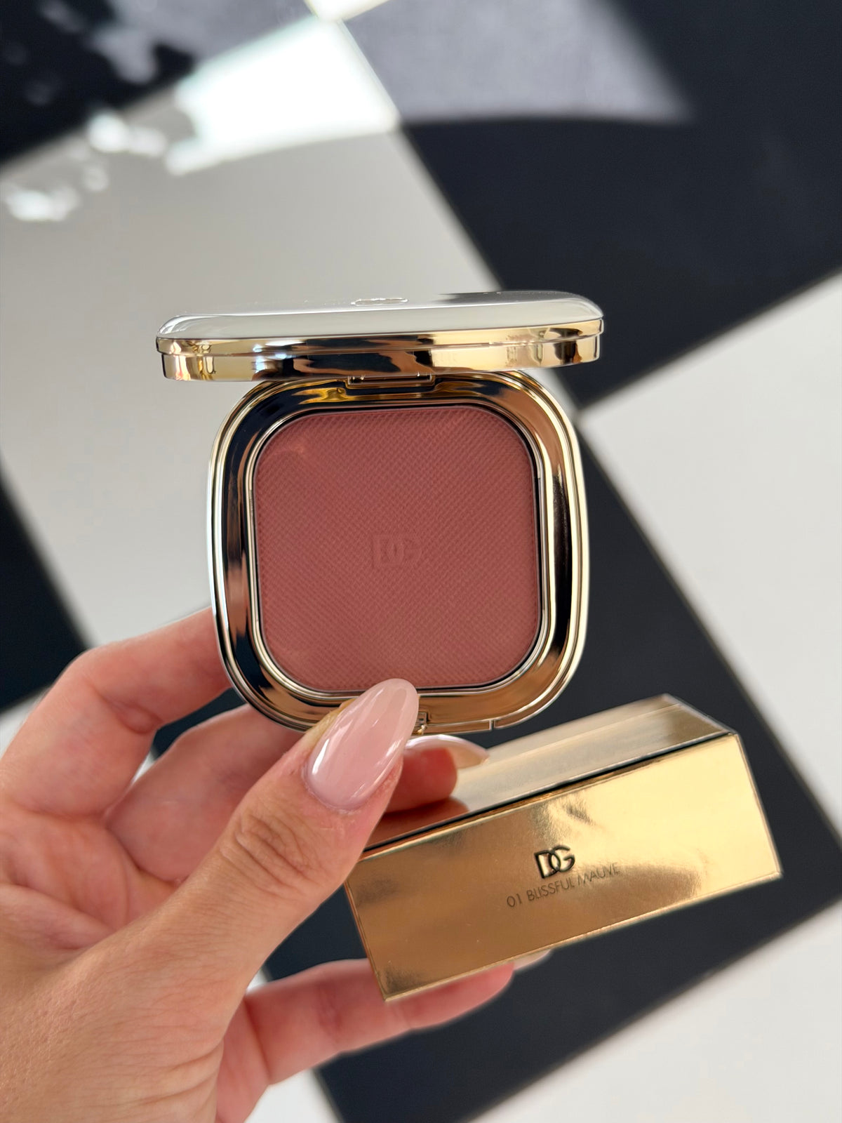 DOLCE&GABBANA
Cheek&Eyes Match - Lasting Blush & Eyshadow Powder (01)