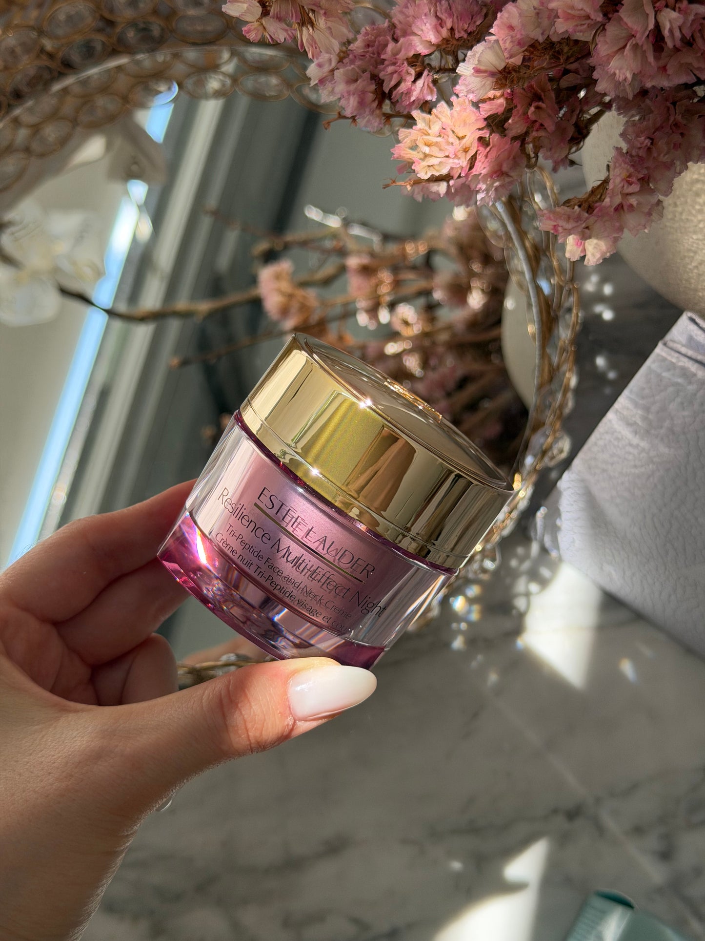 ESTEE LAUDER Resilience Multi-Effect Night
Tri-Peptide Face and Neck Creme SPF15