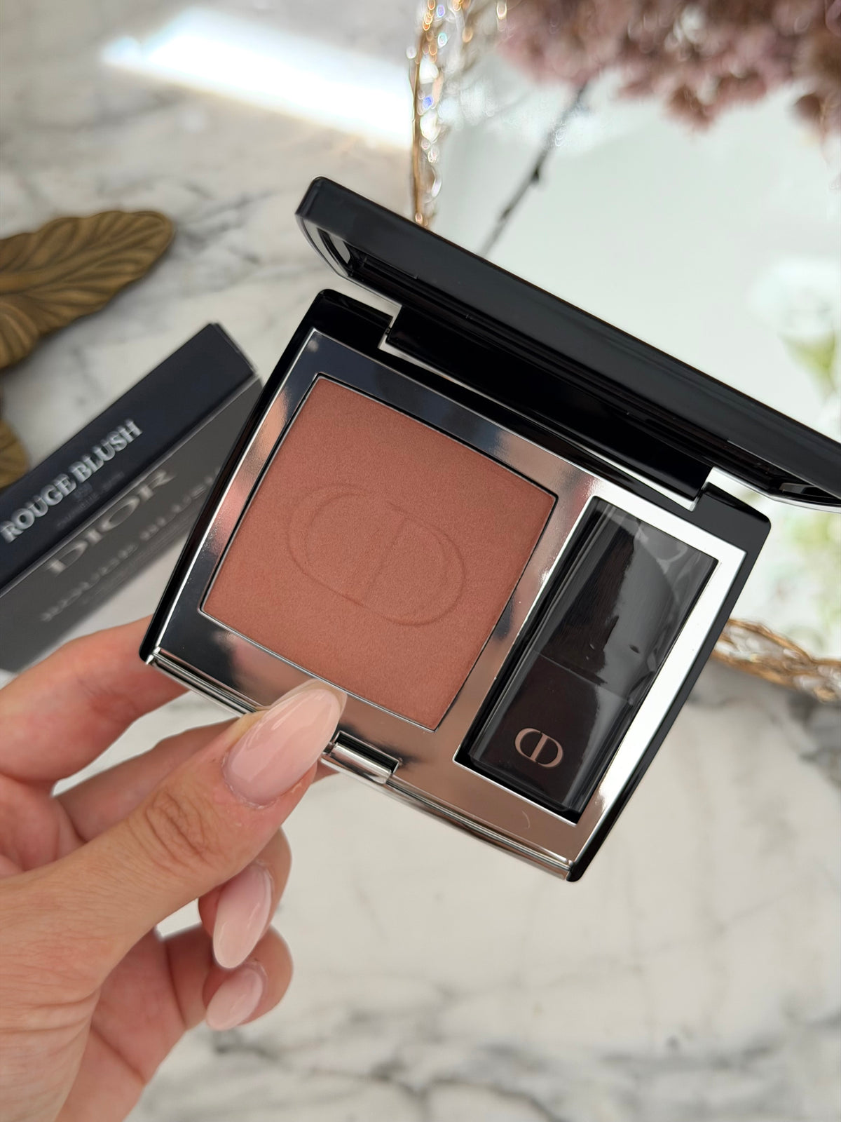 DIOR Rouge Blush Satin
Couture Colour Makeup - Long Wear (959)