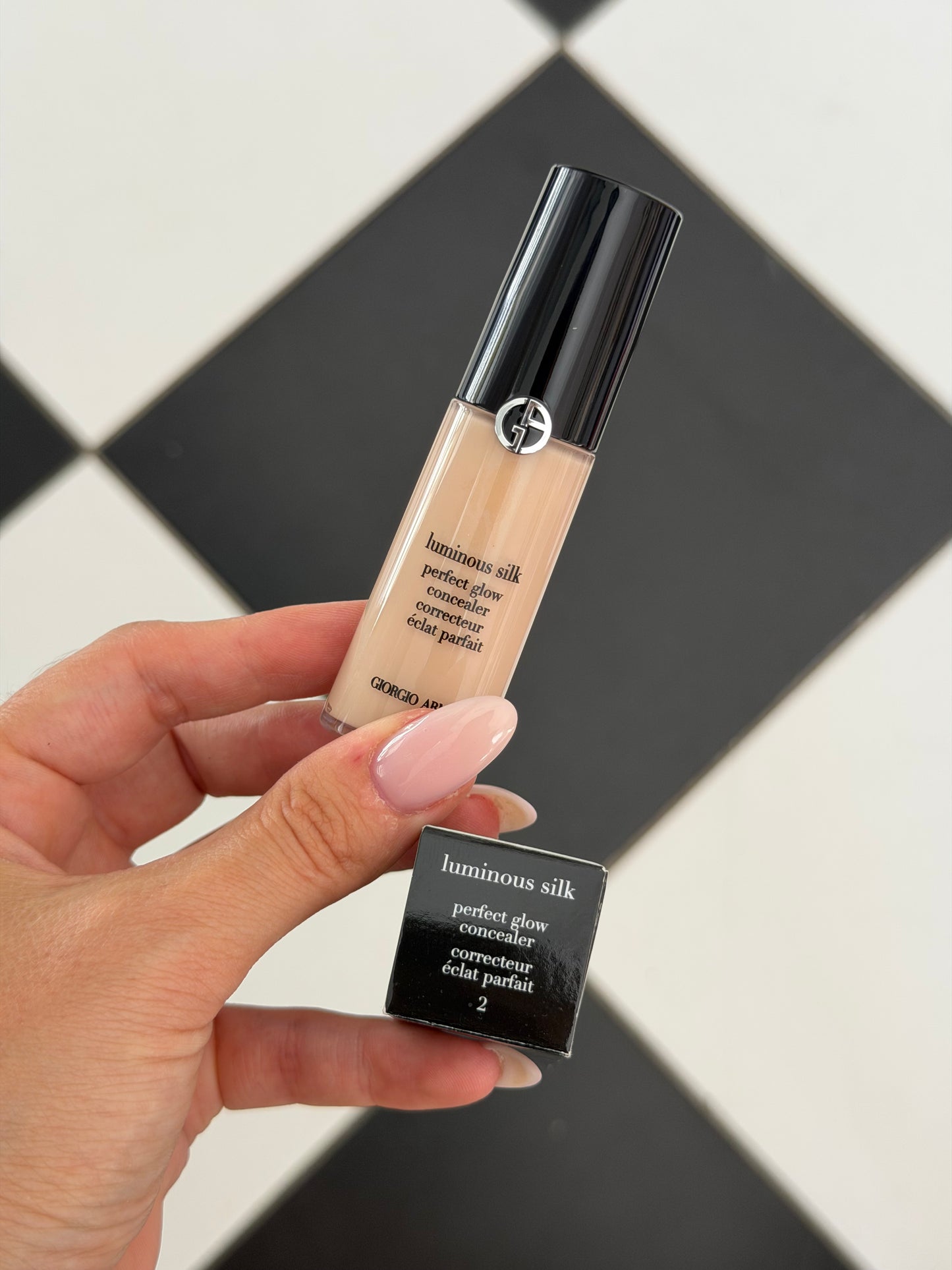 ARMANI Luminous Silk Hydrating & Brightening Concealer (2)