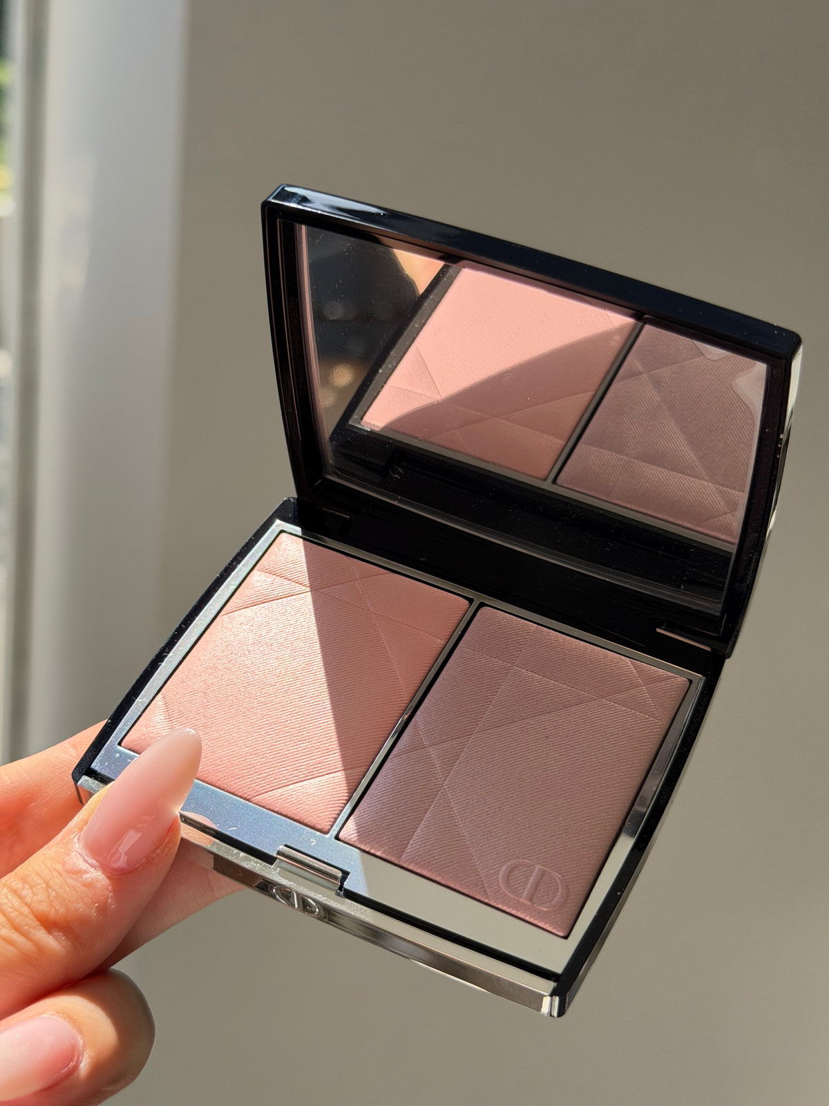 DIOR Rouge Blush Colour & Glow (287)
Multi-Use Face Palette – Color and Highlighter Duo