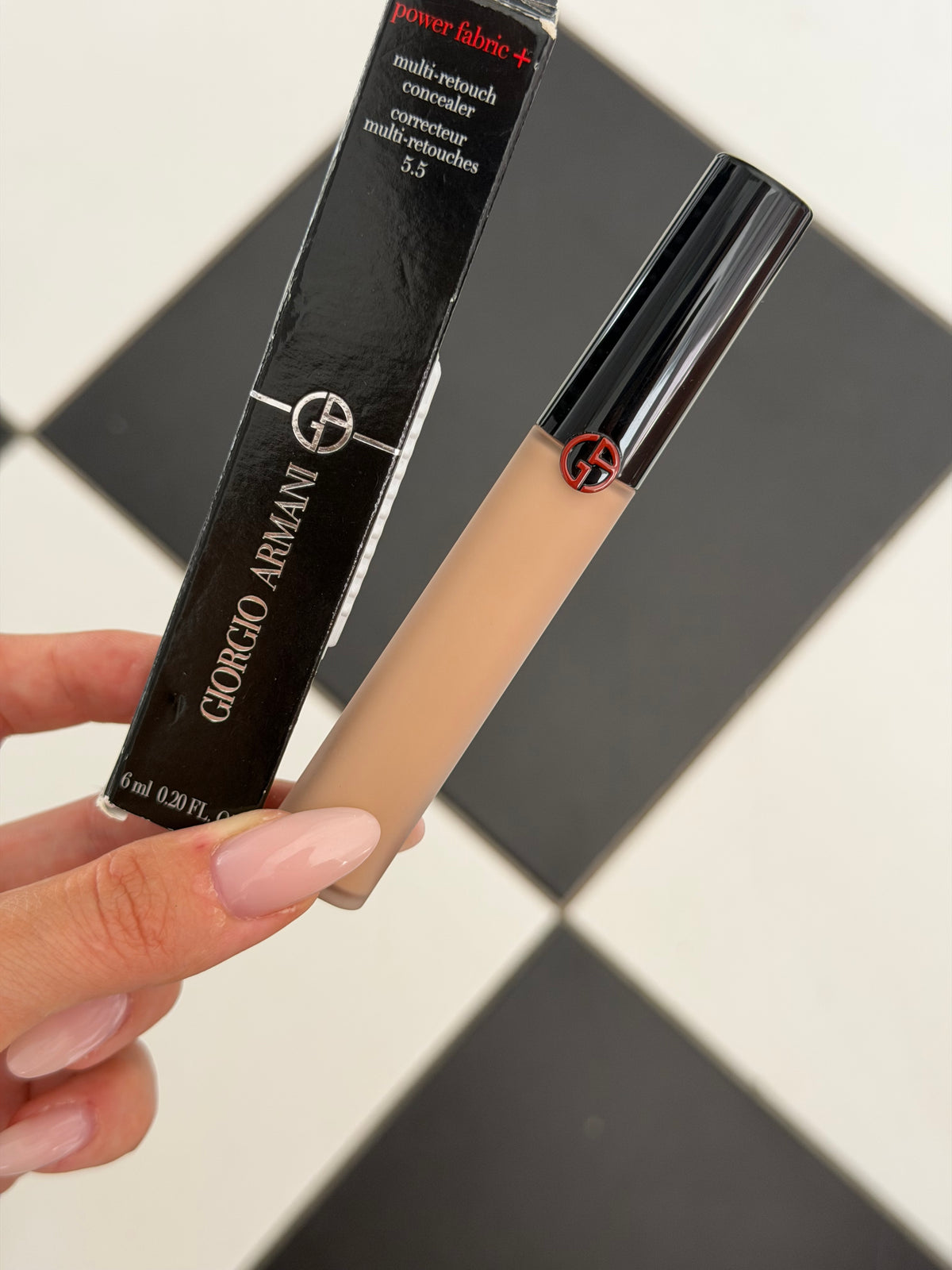 ARMANI Beauty
Power Fabric + Longwear Matte Multi-Retouch Concealer (5.5)