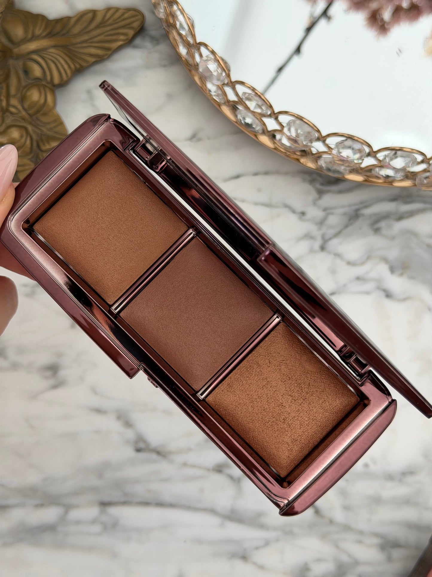 HOURGLASS Ambient Lighting Palette - Volume III