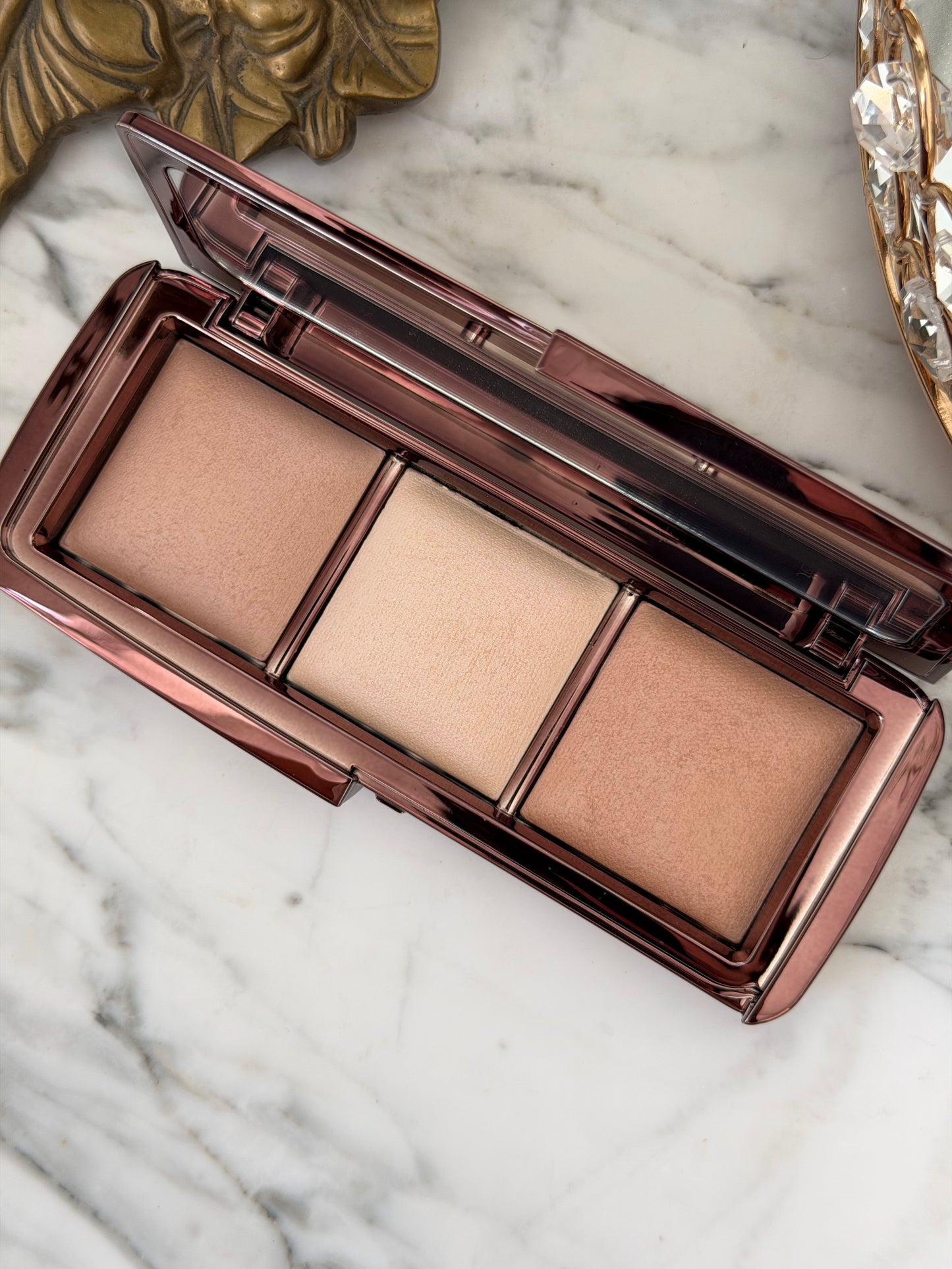 HOURGLASS Ambient Lighting Palette