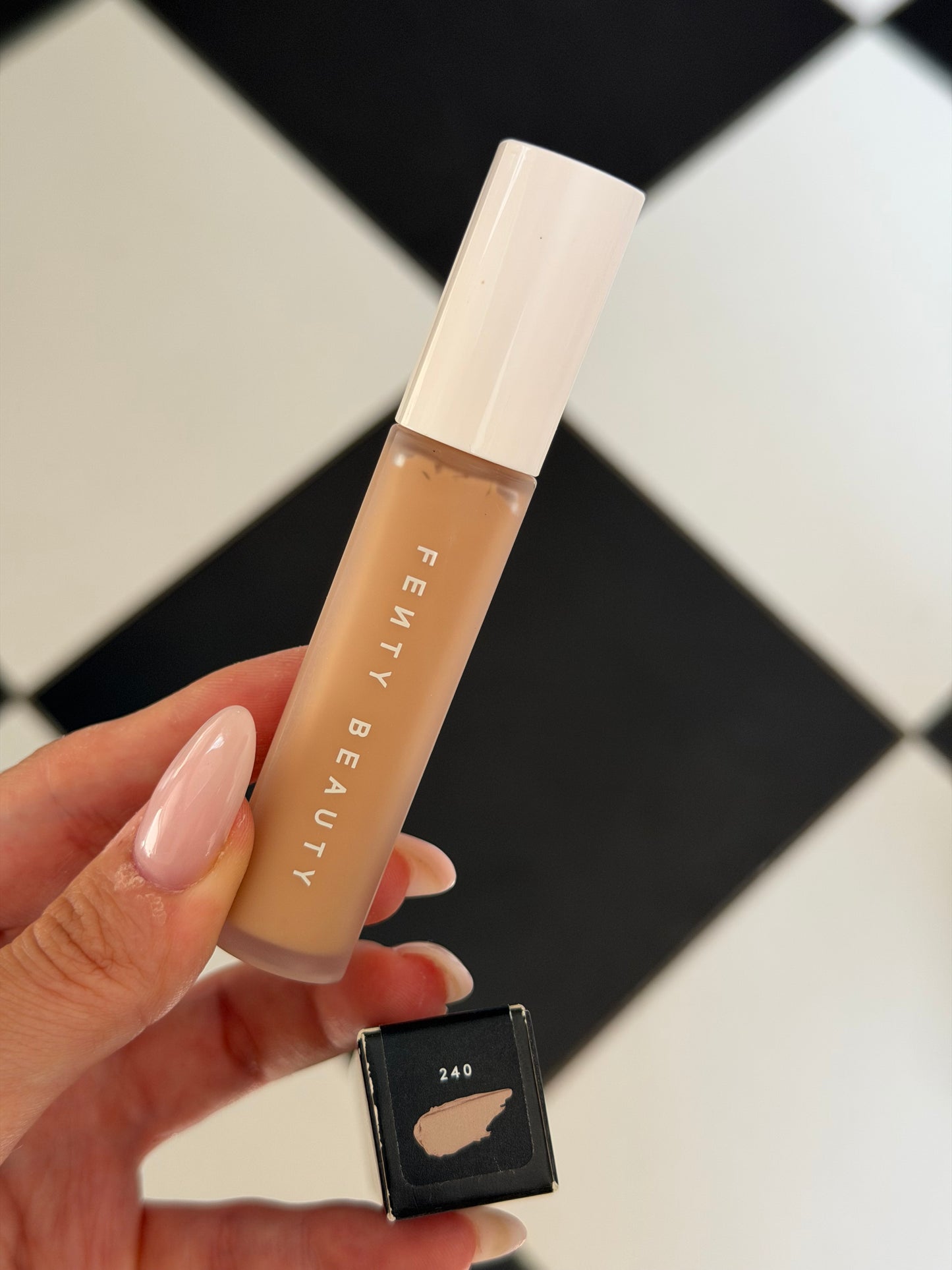 FENTY BEAUTY Pro Filt'r Instant Retouch Concealer (240)