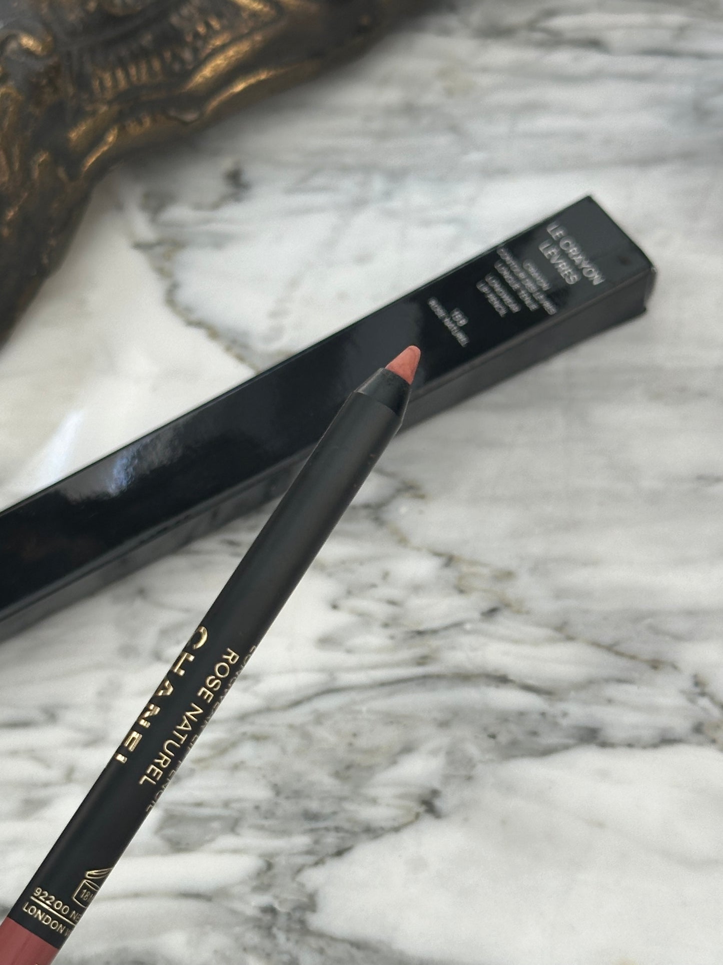 CHANEL Le Crayon Lèvres
Longwear Lip Pencil (158)