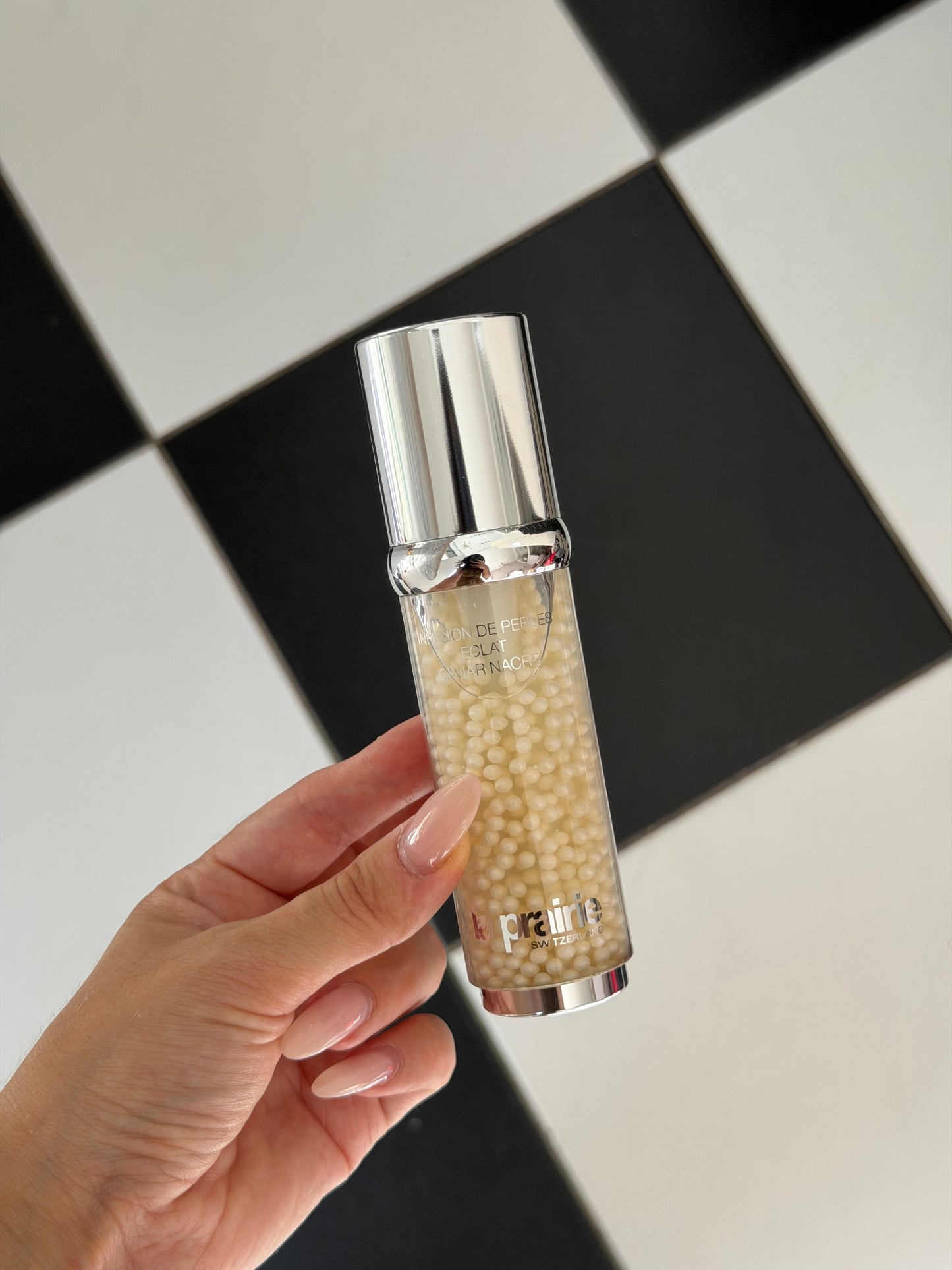 LA PRAIRIE White Caviar
Pearl Infusion
Illuminating And Firming Light-Infused Face Serum