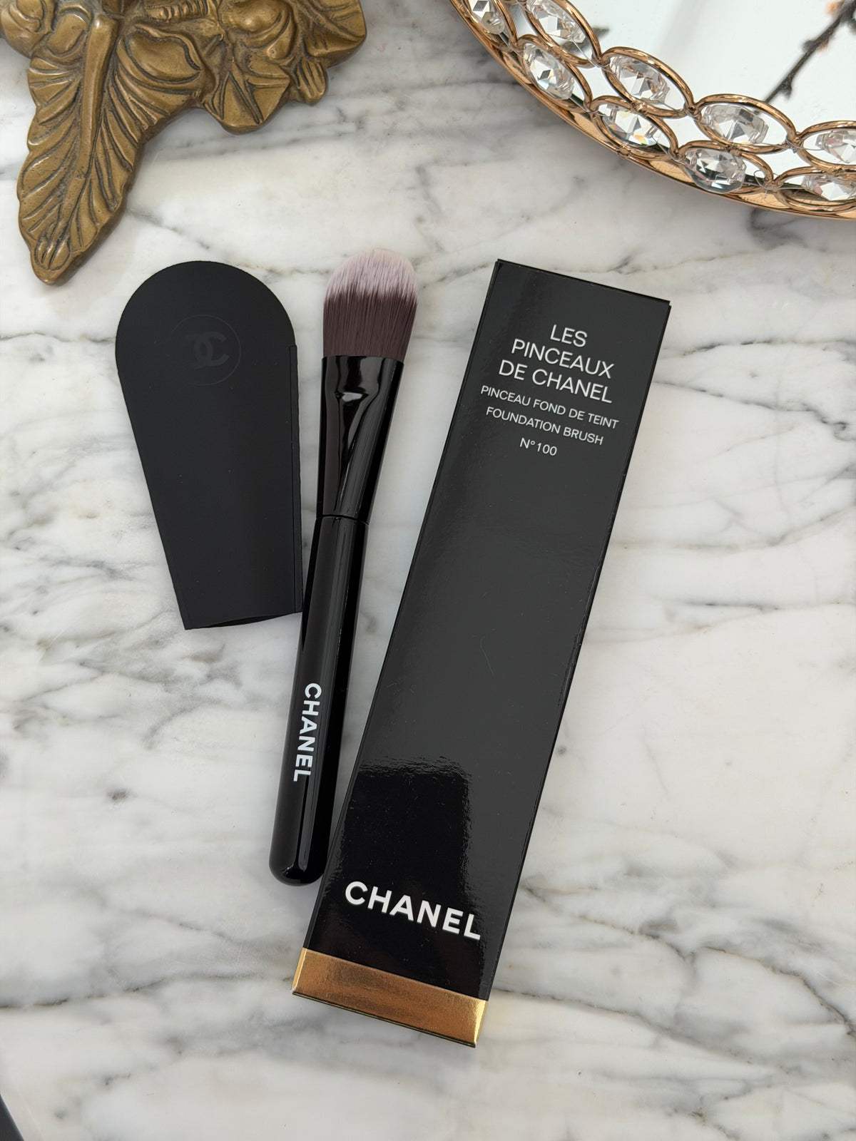CHANEL Les Pinceaux De Chanel
Foundation Brush N°100