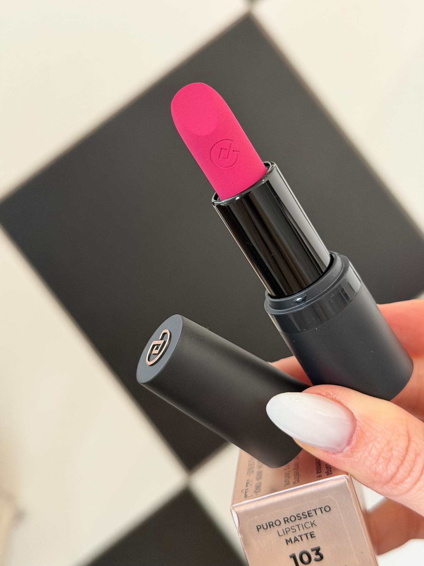 COLLISTAR
Puro Matte Lipstick (103)
Hydrated Lips With a Long-Lasting Matte Finish