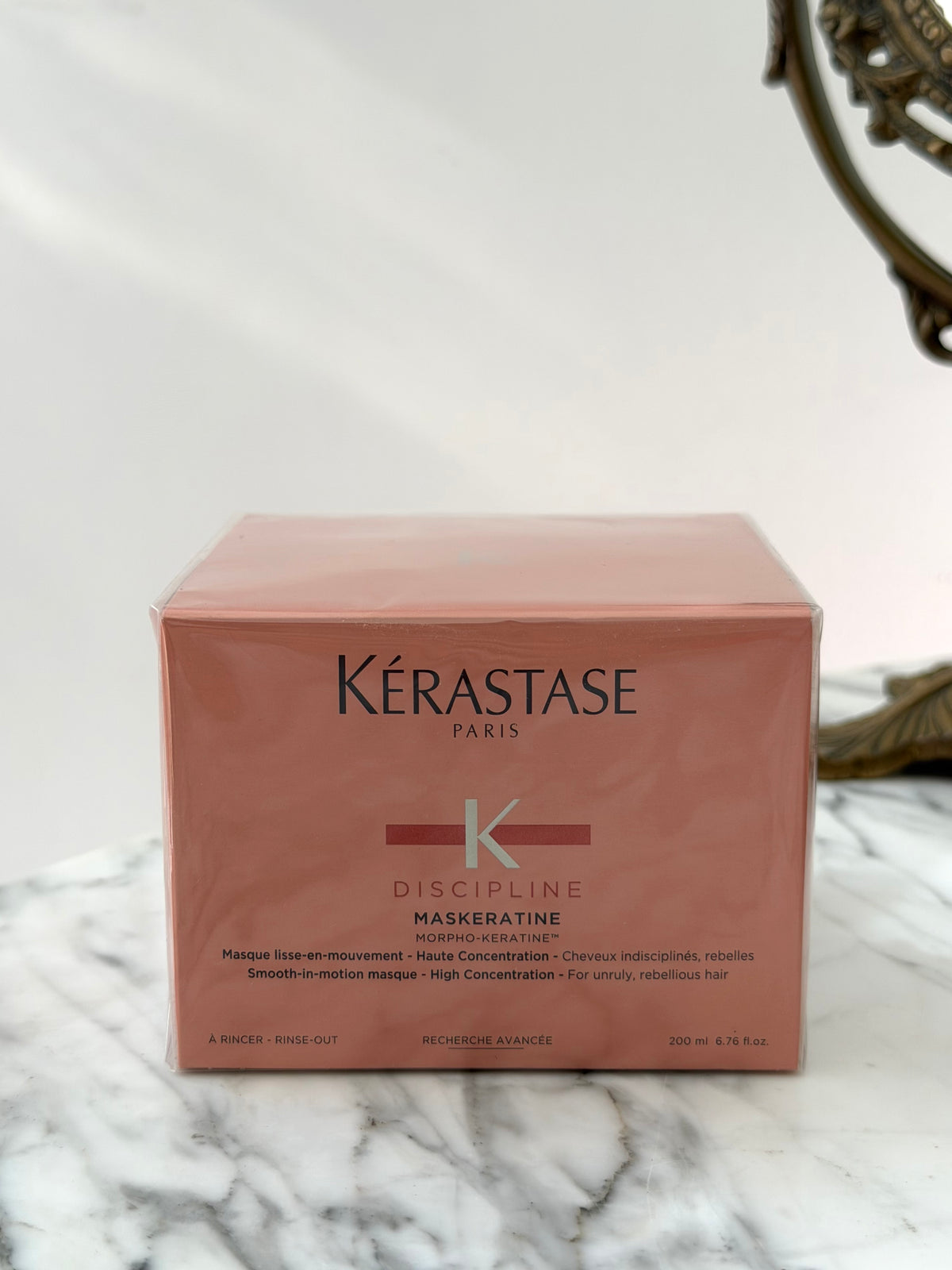 KÉRASTASE Discipline
Maskeratine Hair Mask
Smoothing Mask Providing Fluidity, Movement And Softness For Frizzy Hair