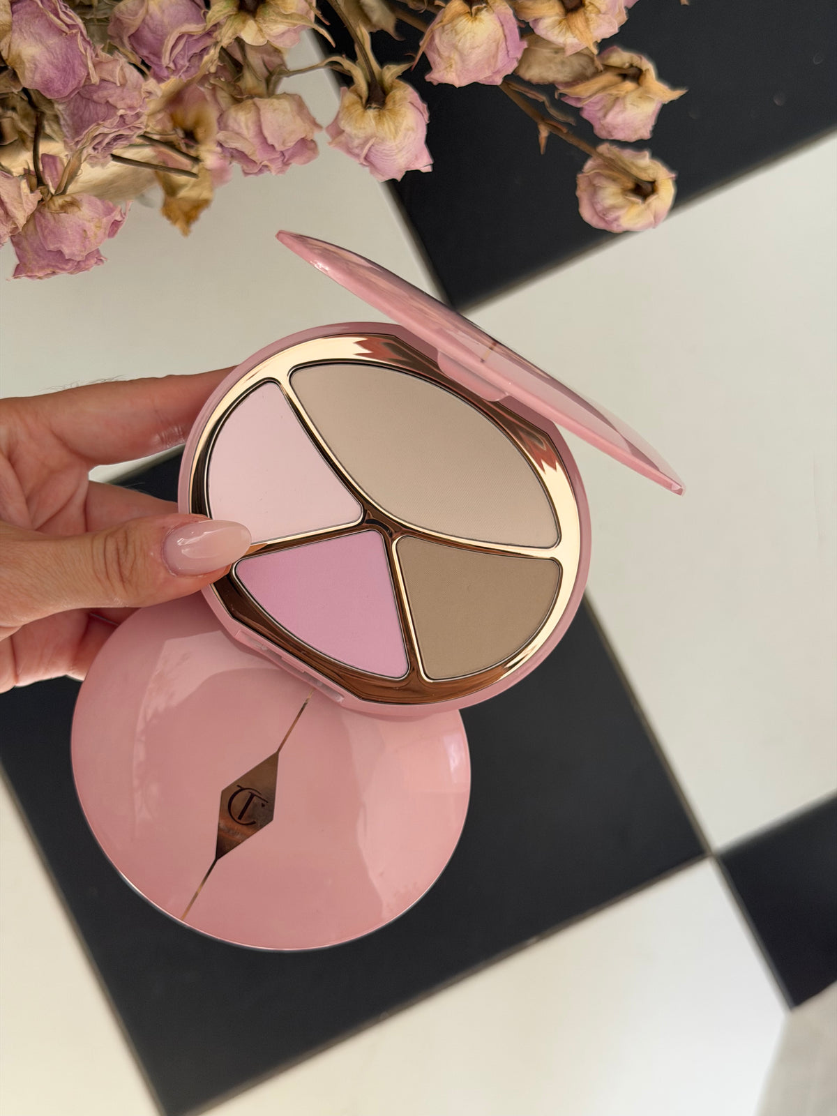 CHARLOTTE TILBURY 4 Colors Contour (Blush&Bronzer) Palette (01)