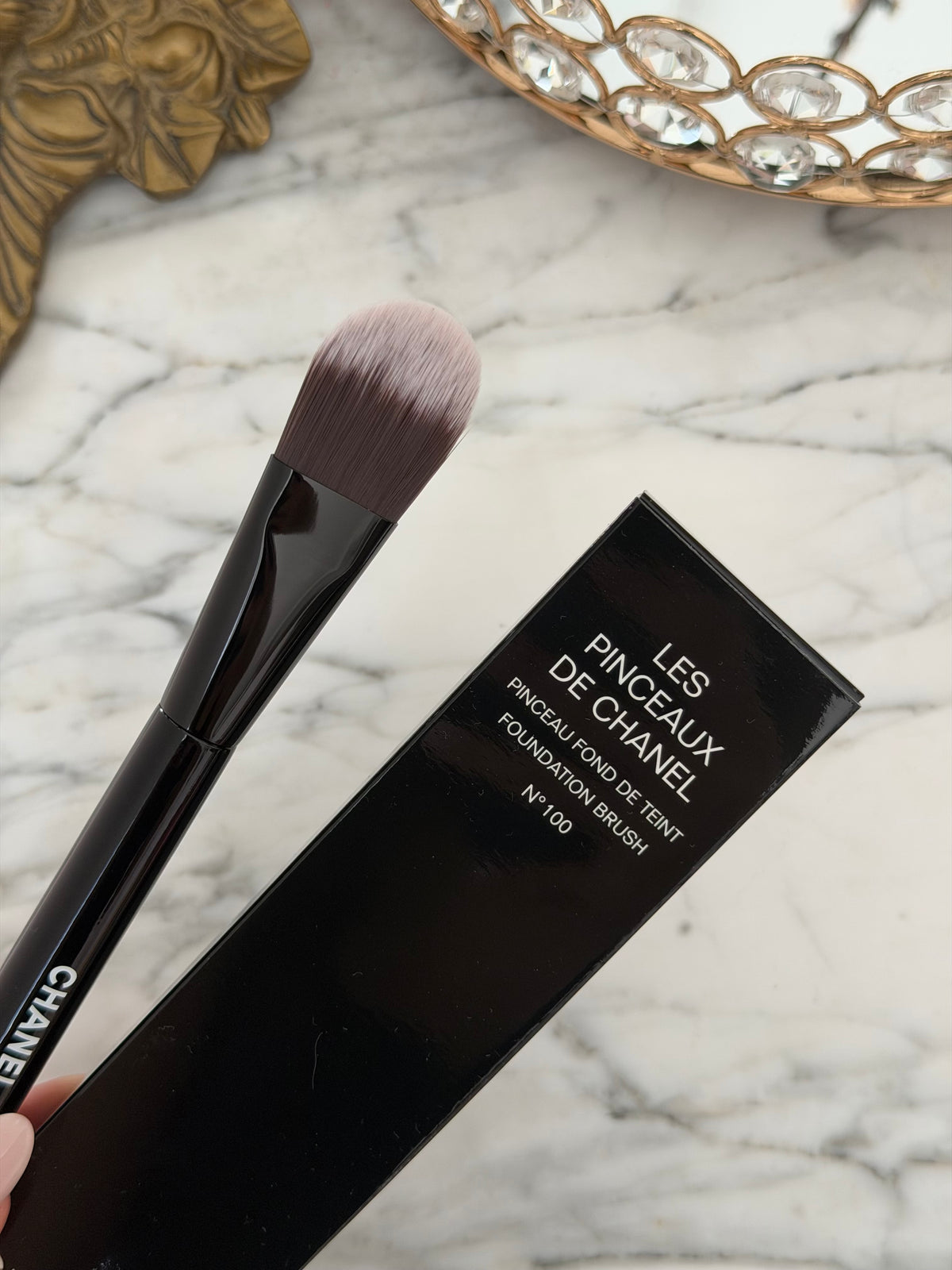 CHANEL Les Pinceaux De Chanel
Foundation Brush N°100