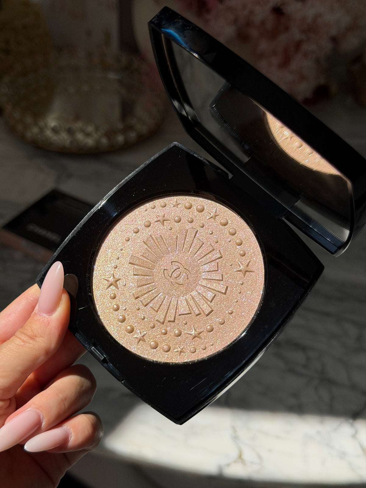 CHANEL Diamond Dust
Oversize Illuminating Powder
