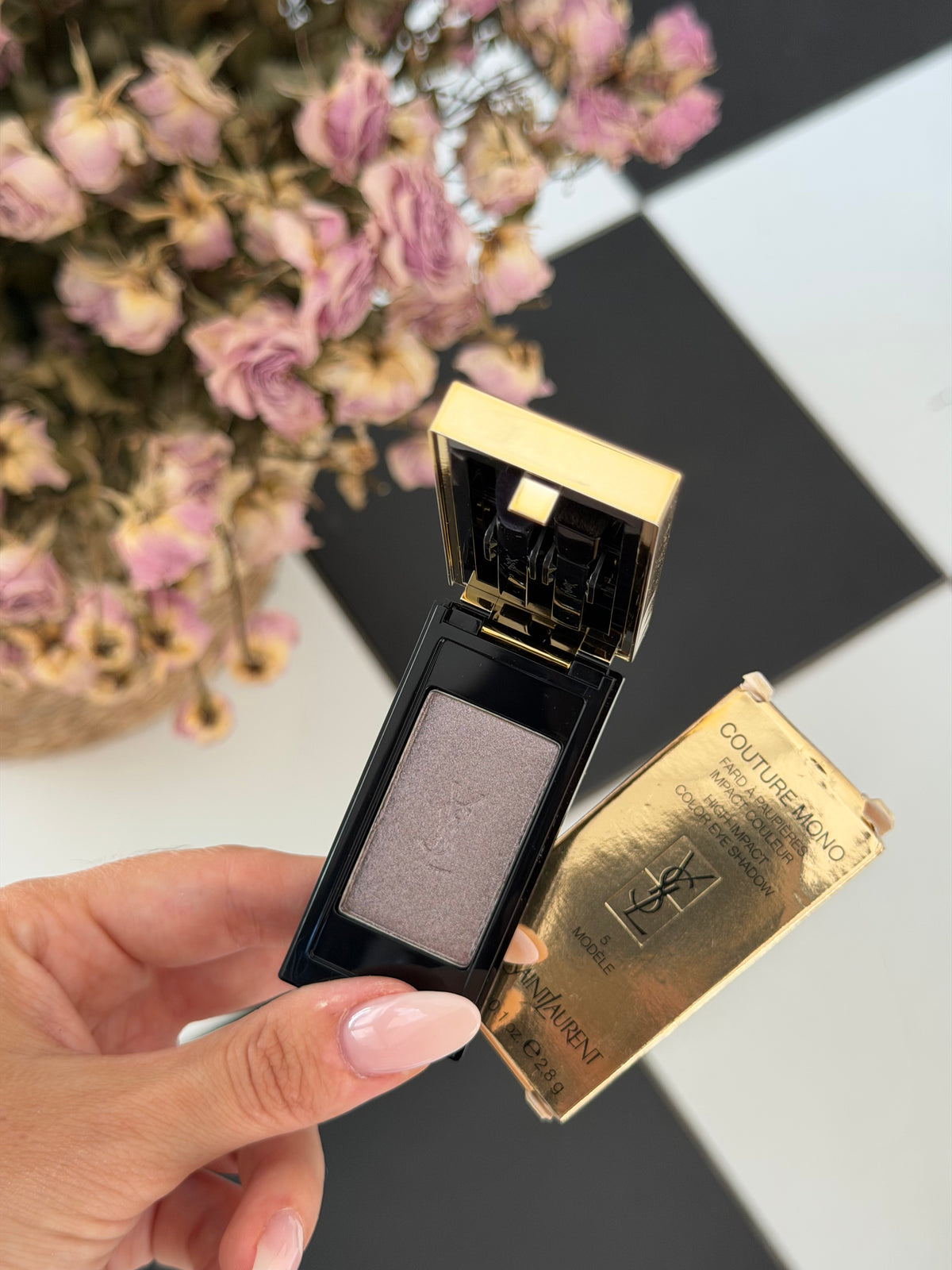 YSL Couture Mono Eyeshadow (5)
High-Impact Colour Eye