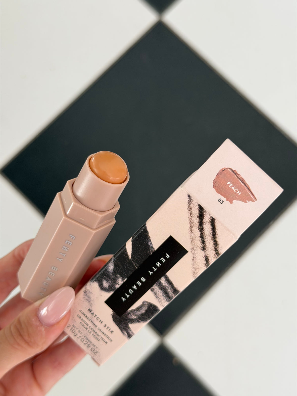 FENTY Match Stix Correcting Skinstick (03)