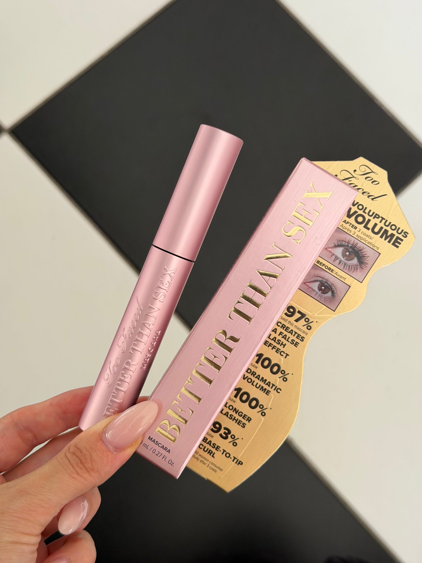 TOO FACED Better Than Sex Volumizing Mascara - Black
Dramatic Volume & Longer Lashes