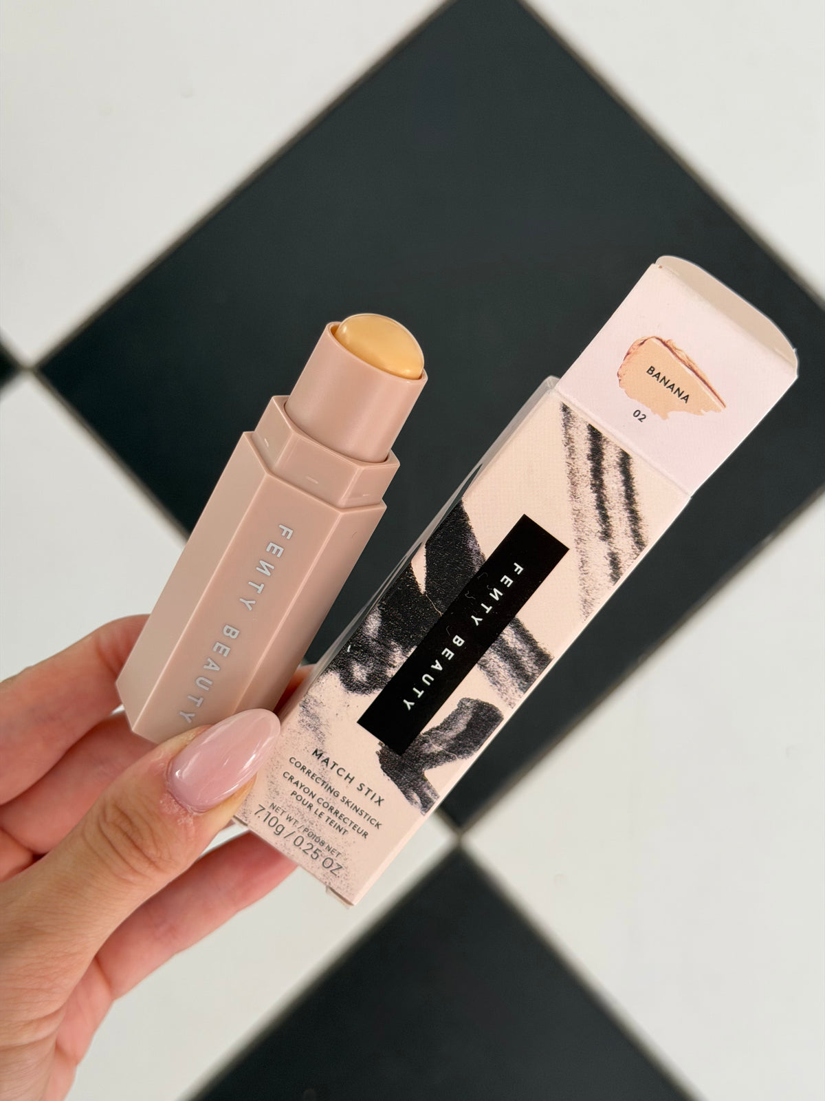 FENTY Match Stix Correcting Skinstick (02)