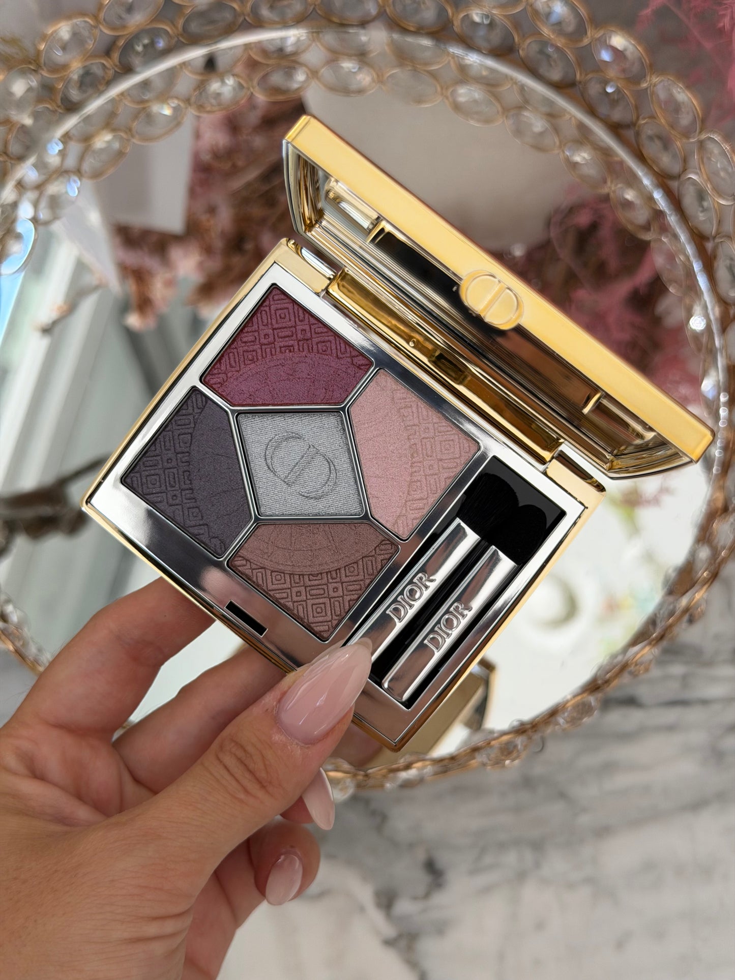 DIOR Diorshow 5 Couleurs - Limited Edition (863)
High-Color Eyeshadow Wardrobe - Longwear Creamy Powder Palette