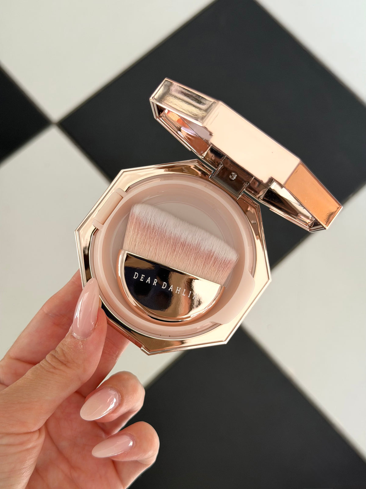 DEAR DAHLIA Blooming Edition
Endless Glow Illuminator - Highlighter