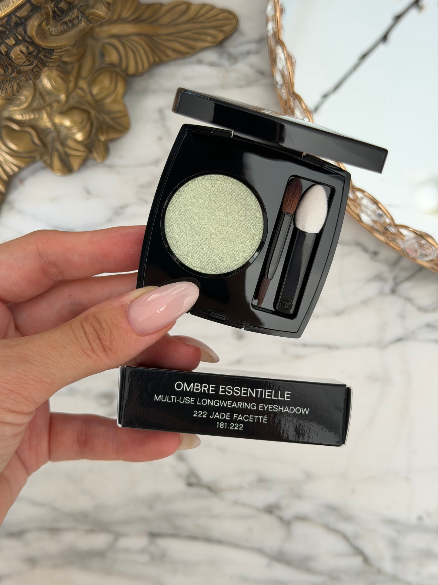 CHANEL Ombre Essentielle Multi-Use Longwearing Eyeshadow (222)