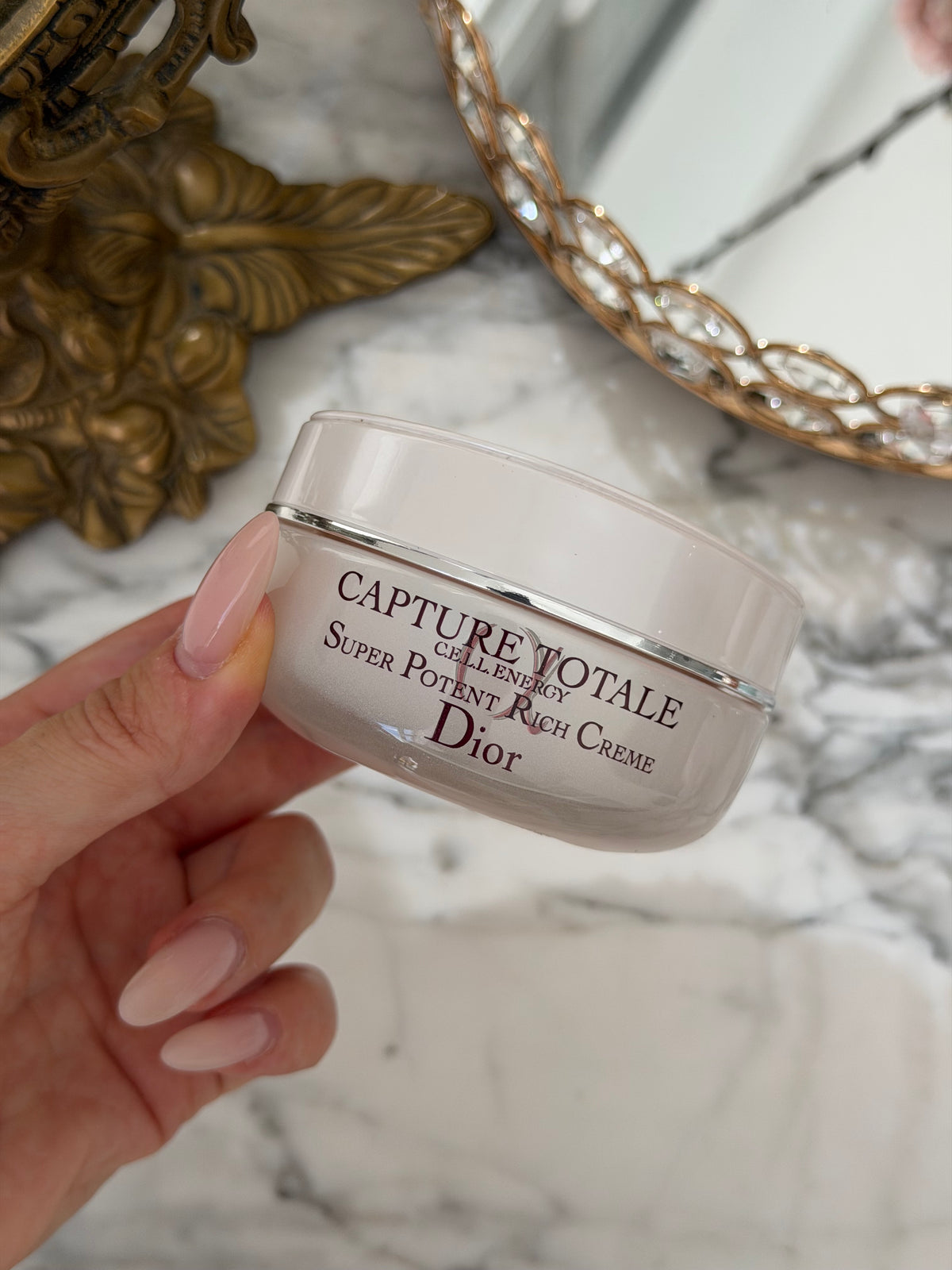 DIOR Capture Totale Super Potent Rich Creme C.E.L.L. Energy
Global Age-Defying Rich Creme - Intense Nourishment & Repair