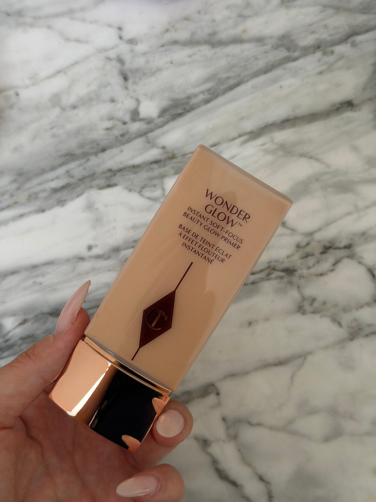 CHARLOTTE TILBURY
WonderGlow Primer
Instant Soft-Focus Beauty Glow