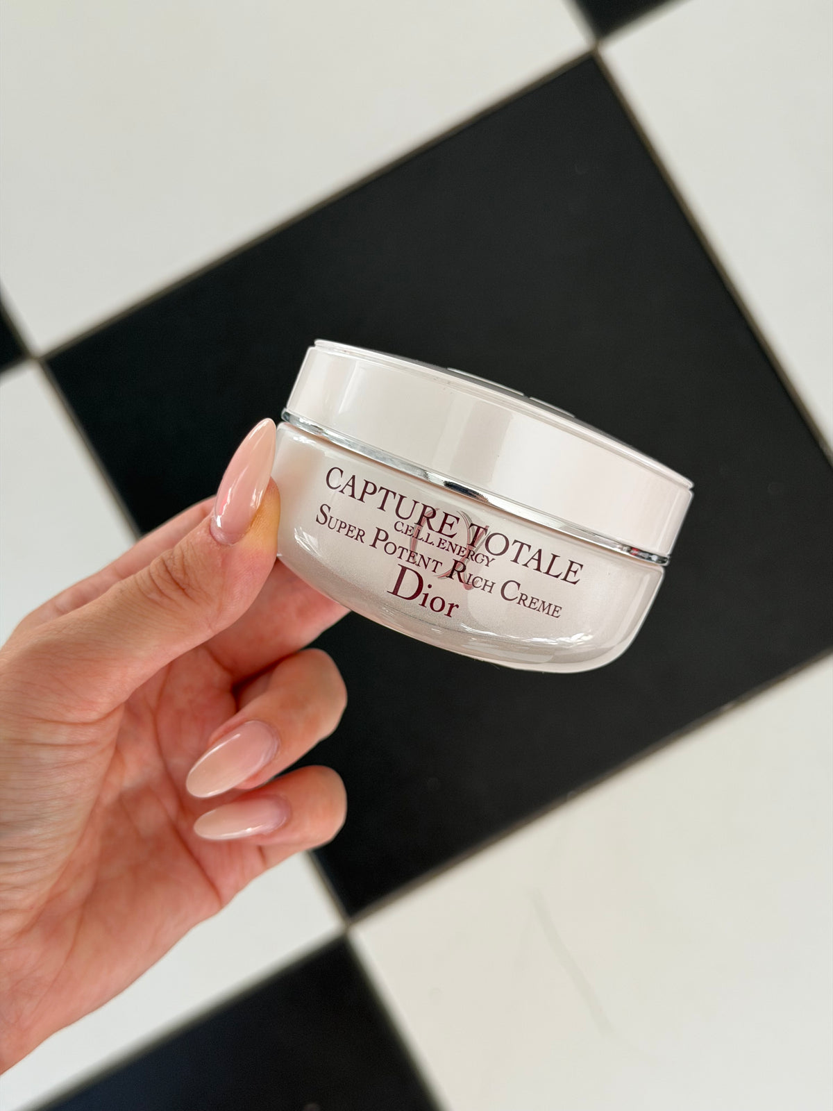 DIOR Capture Totale Super Potent Rich Creme C.E.L.L. Energy
Global Age-Defying Rich Creme - Intense Nourishment & Repair