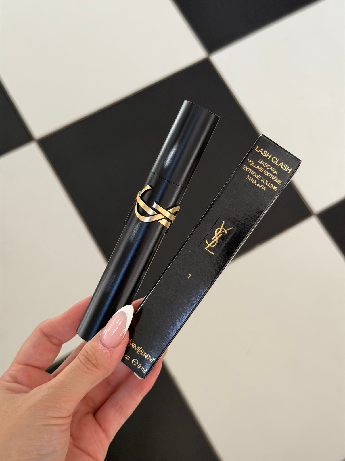 YSL
Lash Clash Extreme Volume Mascara - Black