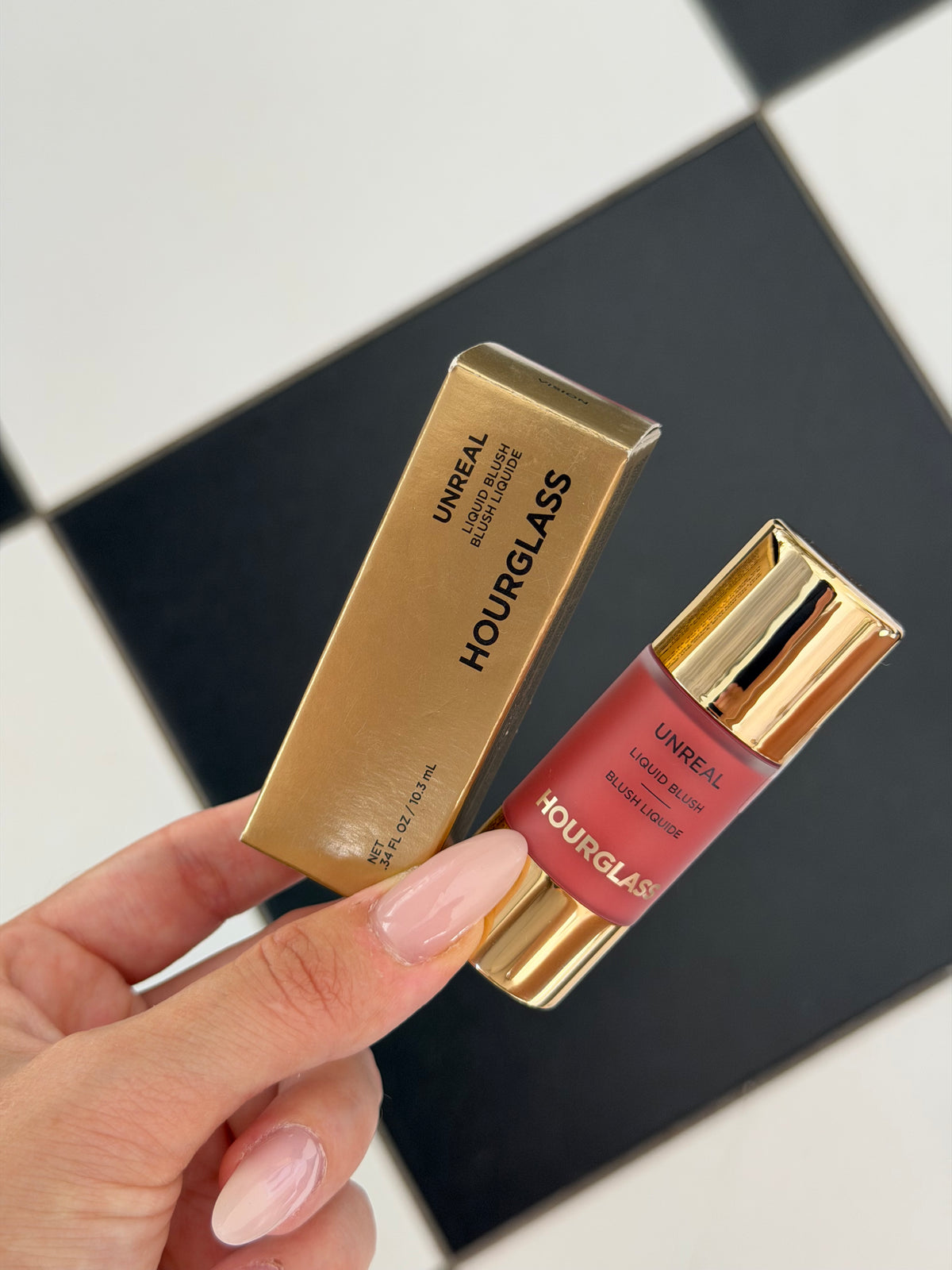 HOURGLASS Unreal Liquid Blush - Vision
All Day, Weightless Wear - Natural Finish