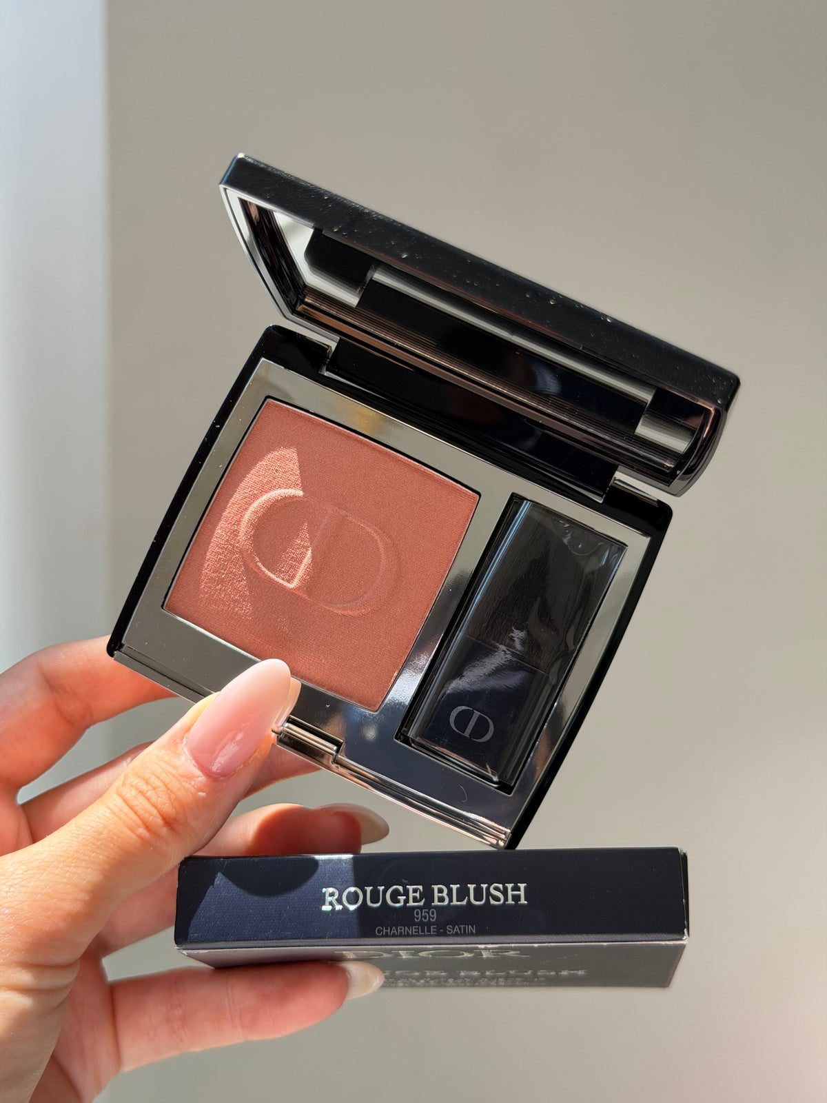 DIOR Rouge Blush Satin
Couture Colour Makeup - Long Wear (959)