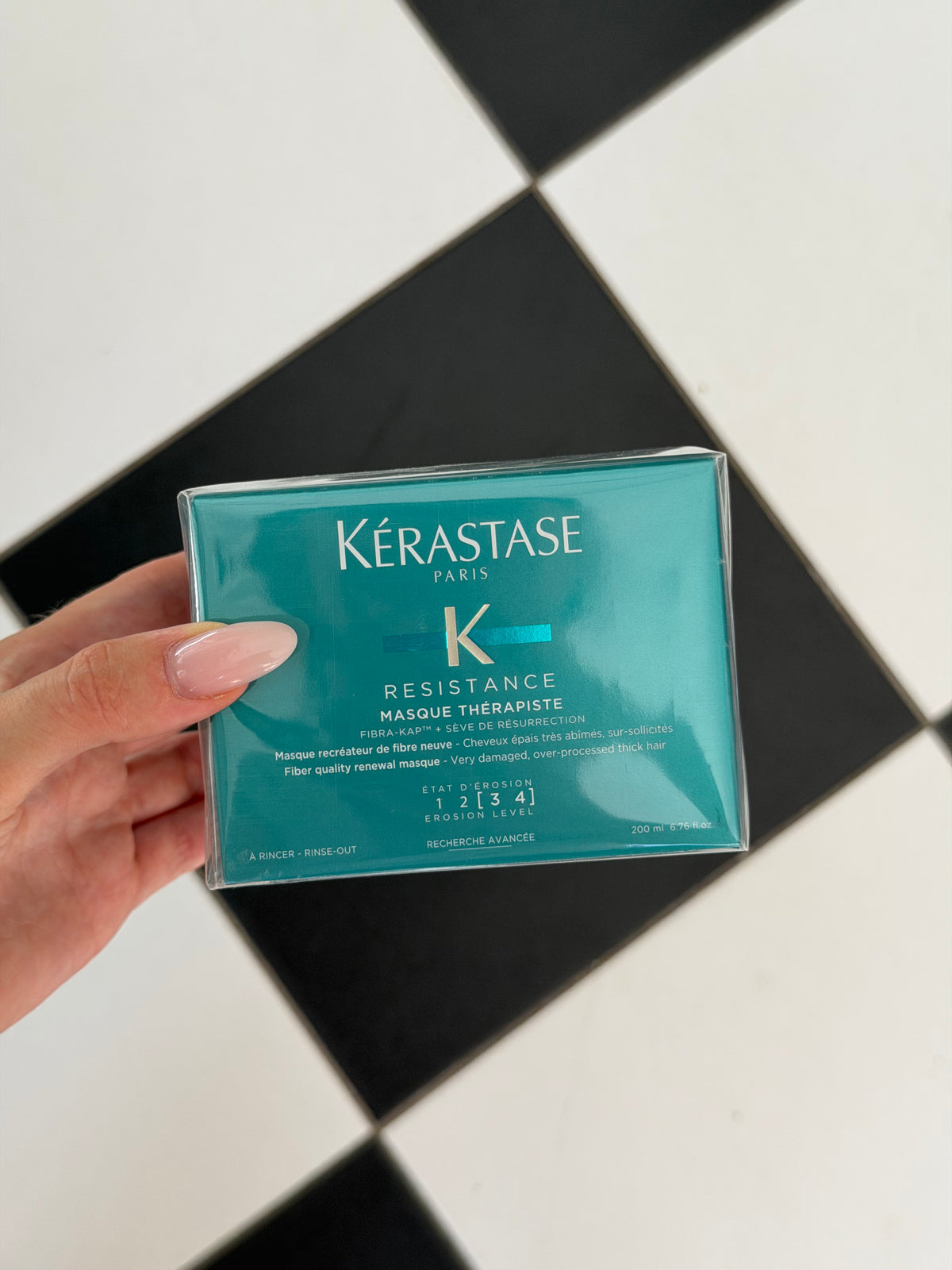 KÉRASTASE Resistance
Masque Thérapiste Hair Mask
Fiber Quality Renewal Masque For Weak, Over-Processed And Damaged Hair