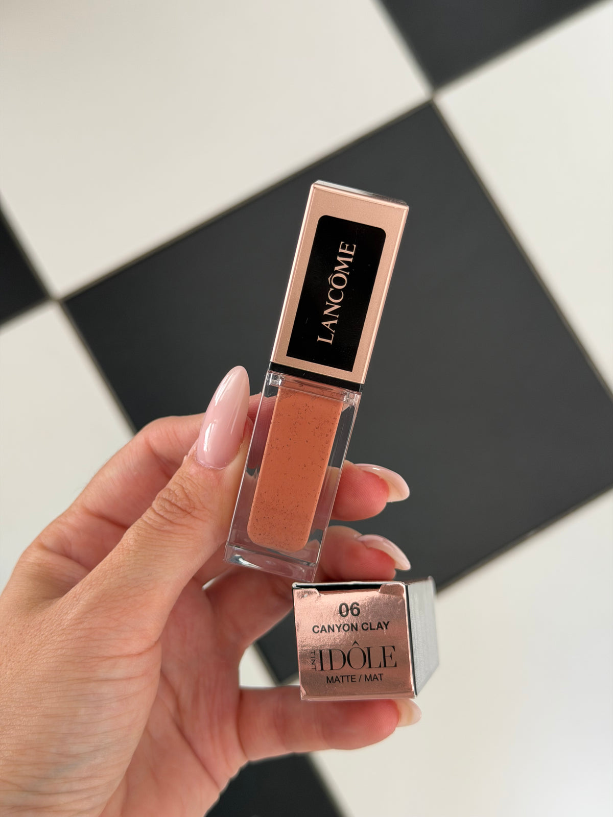 LANCÔME Idôle Tint
Liquid Eye-Blusher (06)