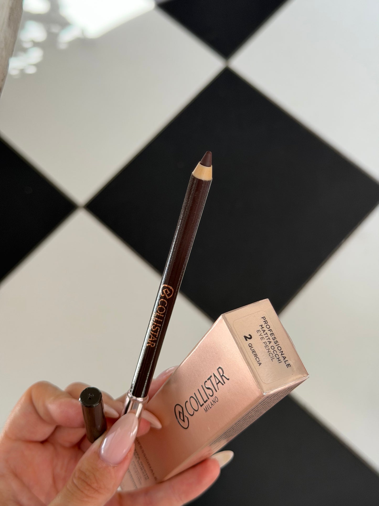 COLLISTAR Professionale Eye Pencil (2)
Long-Lasting, Waterproof, Blendable With Applicator