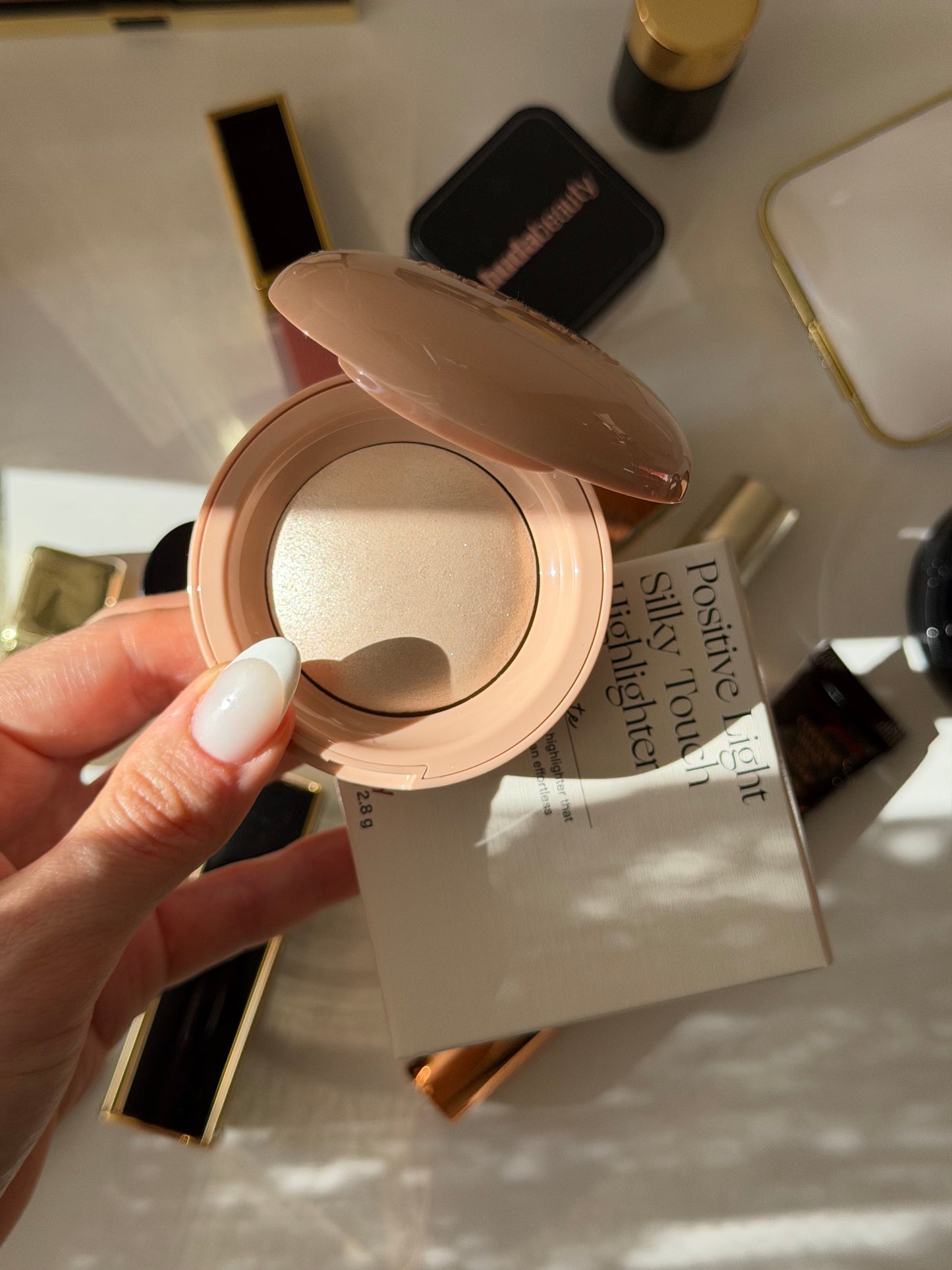 RARE BEAUTY Positive Light Silky Touch Highlighter - Exhilarate