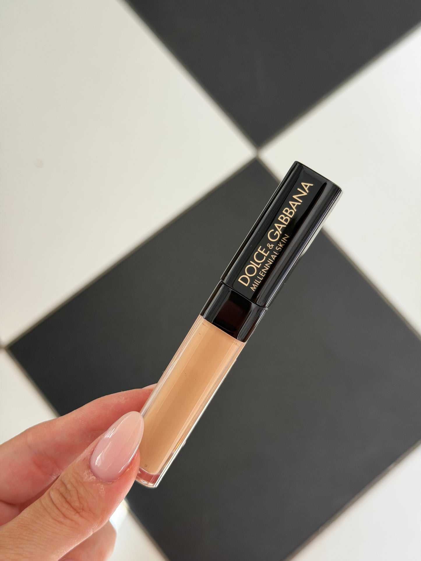 DOLCE&GABBANA
Millennial Skin Longwear Concealer (3)