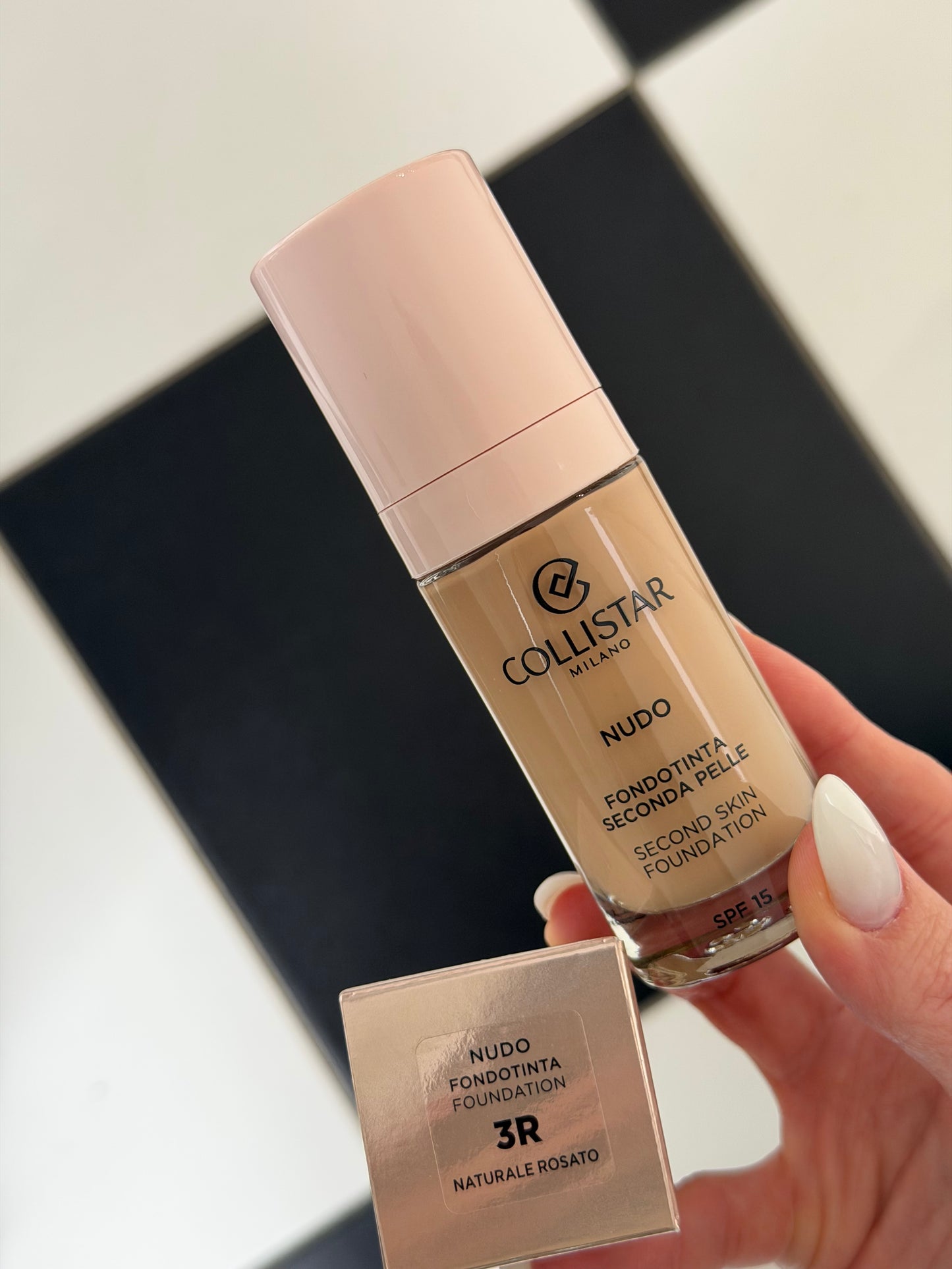 COLLISTAR
Nudo (3R) Second Skin Foundation
Water Resistant - SPF15