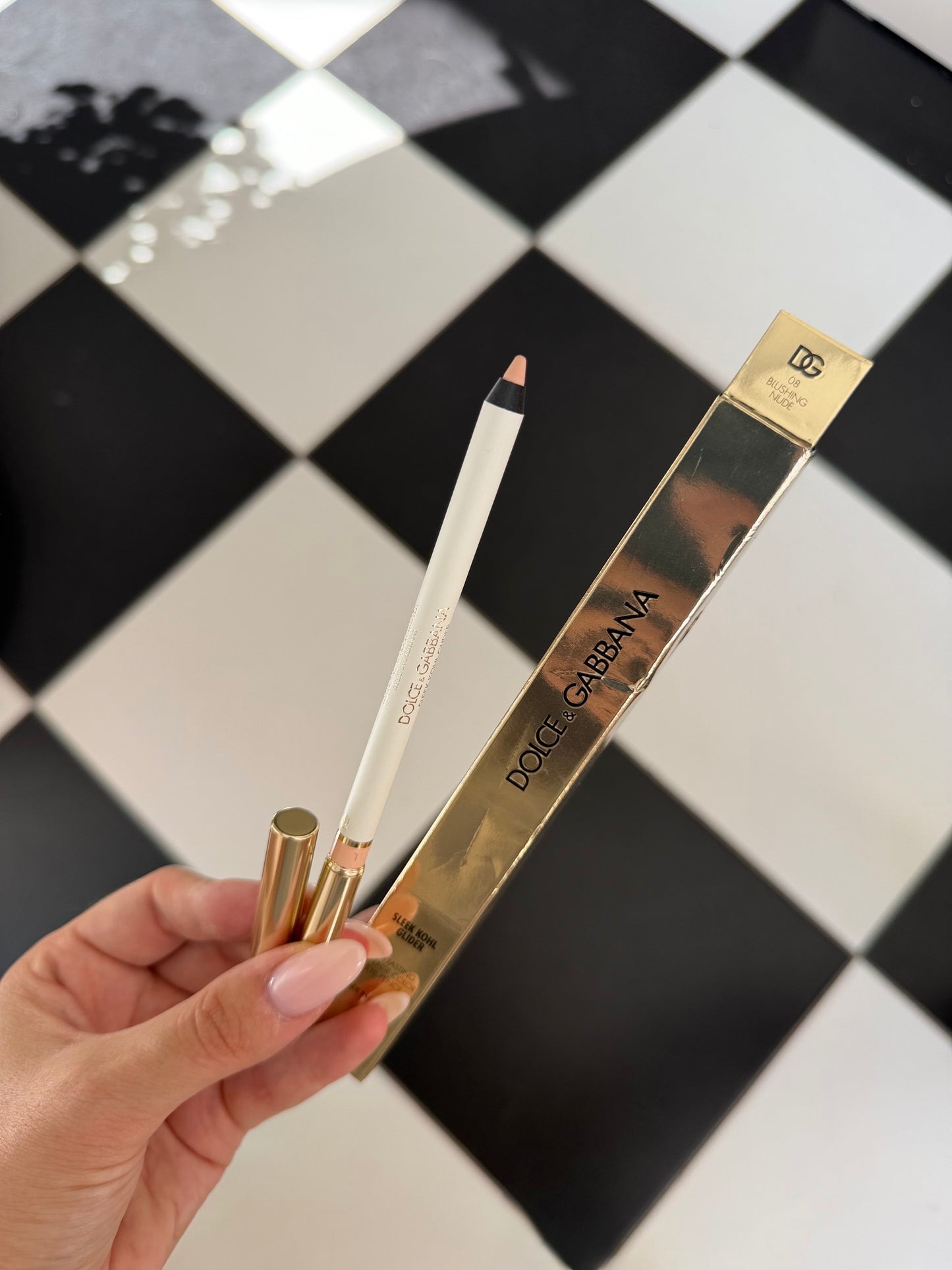 DOLCE&GABBANA Sleek Khol Glider 
10H Lasting Intense Color Eye Pencil (08)