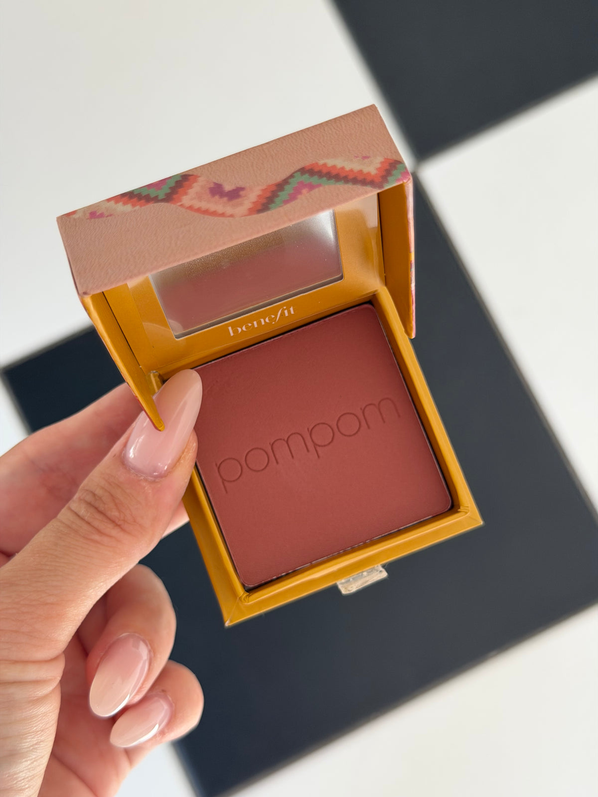 BENEFIT PomPom
Pomegranate Rose Blush
