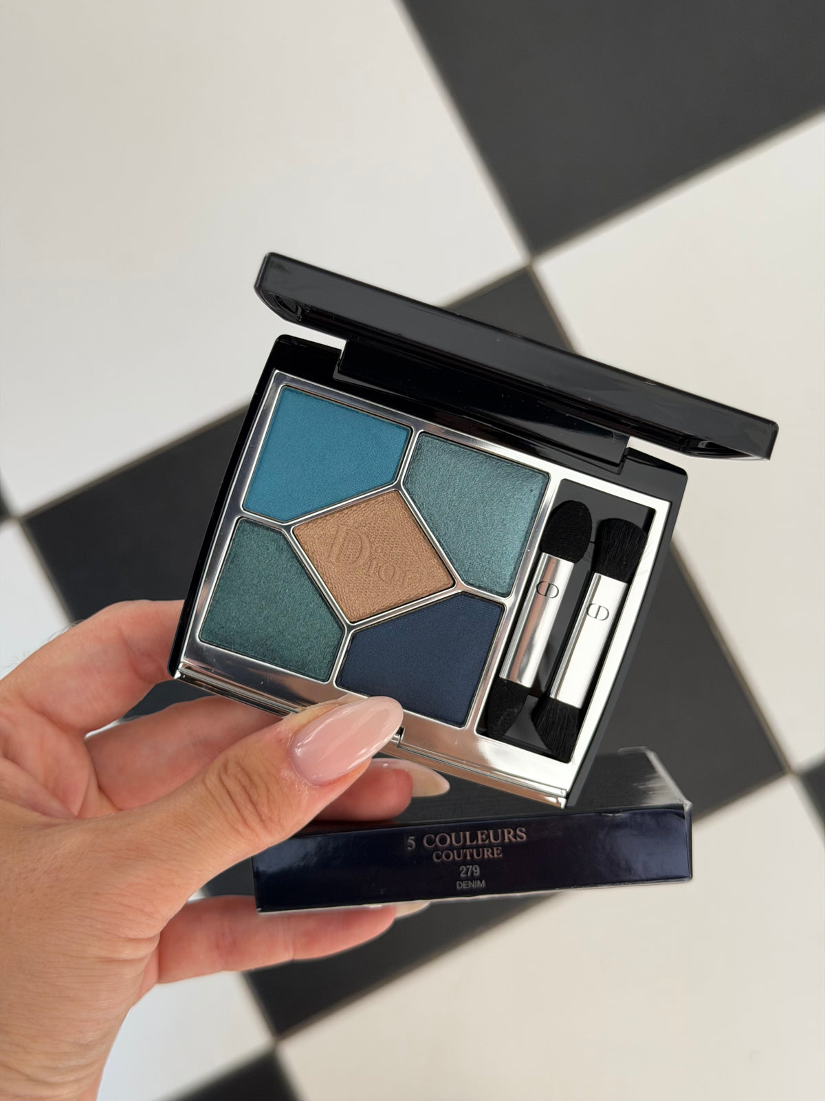 DIOR Diorshow 5 Couleurs
Eye Palette - 5 Eyeshadows - High Color and Long Wear (279)