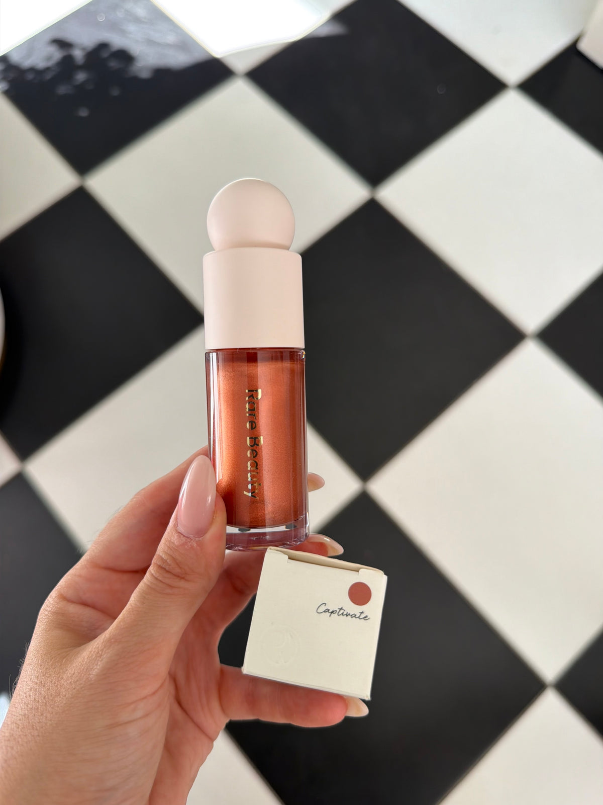RARE BEAUTY Positive Light Liquid Luminizer - Captivate