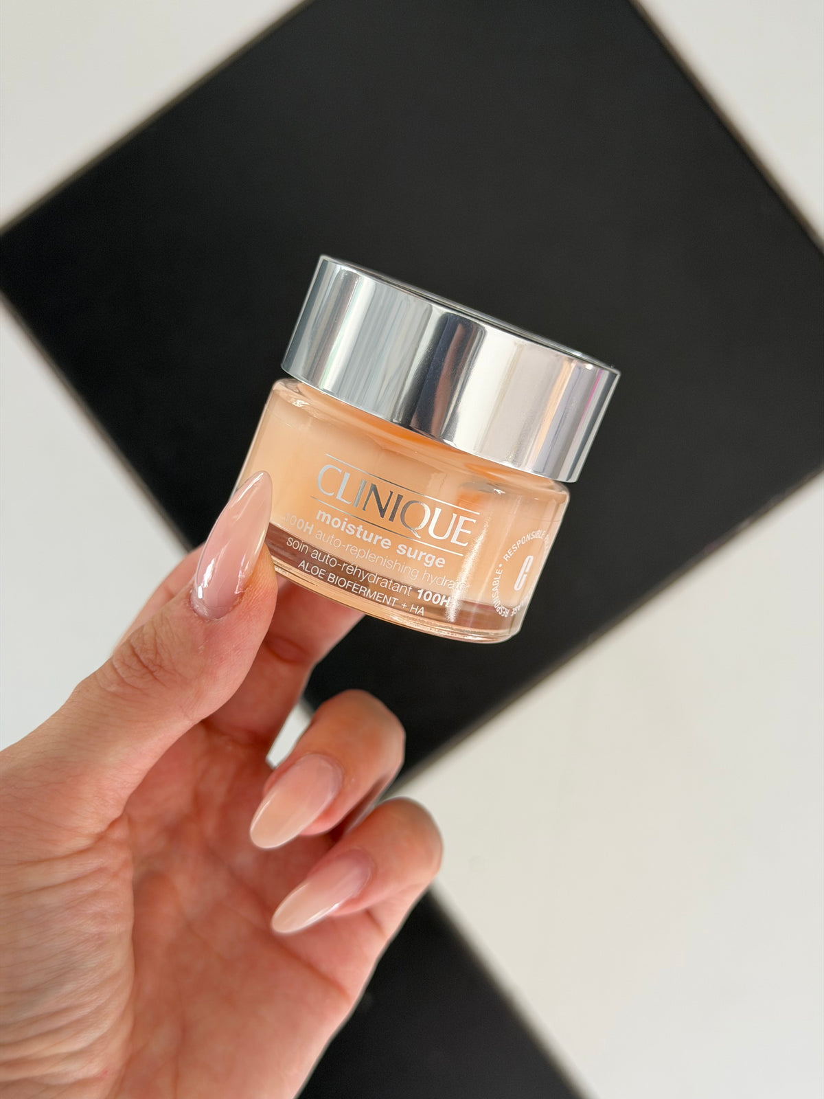CLINIQUE Moisture Surge™ 100H Auto-Replenishing Hydrator