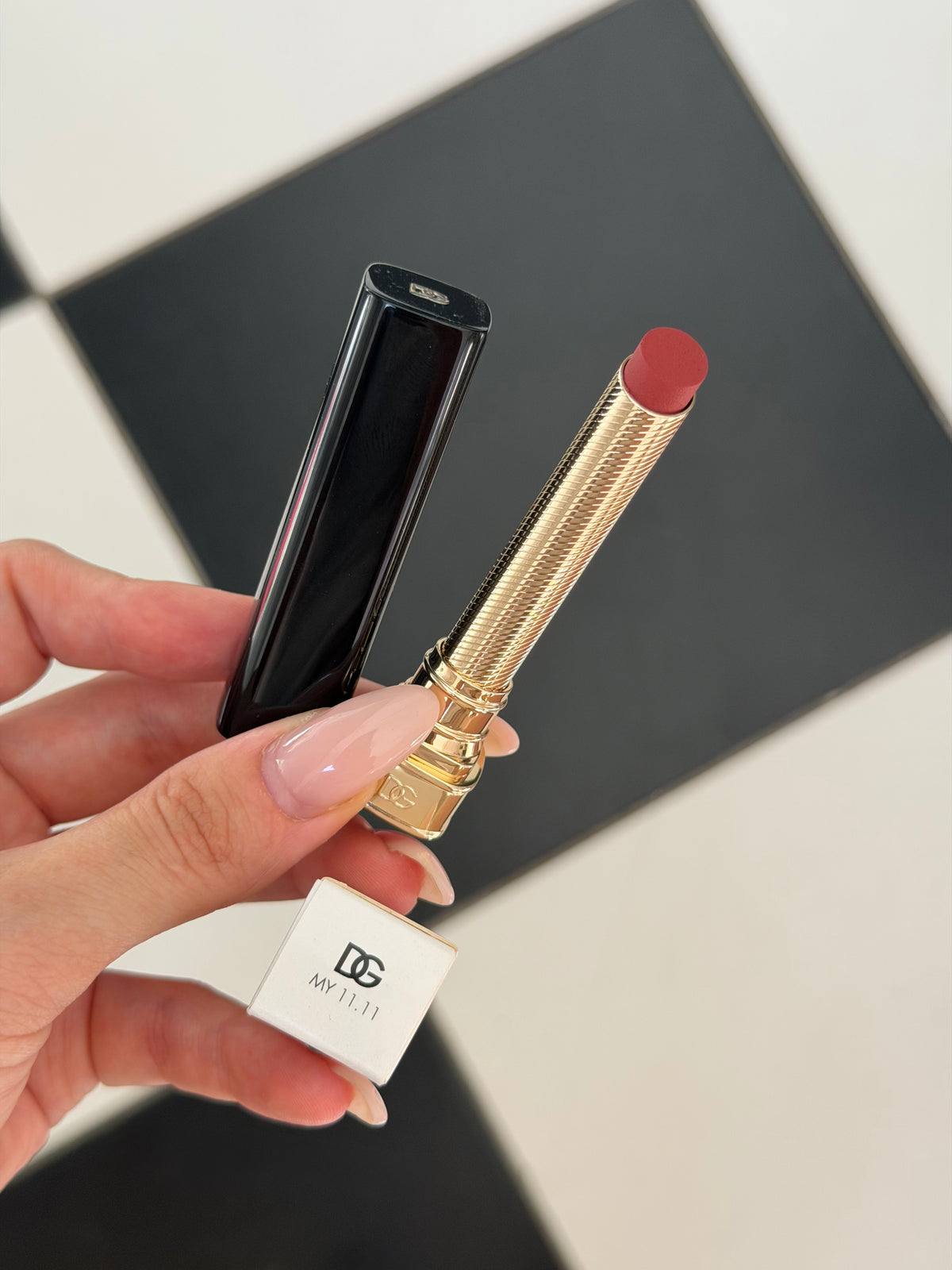 DOLCE&GABBANA My Comfy Matte Lipstick - My 11.11
Instant Rich Color & Hydration Lip Stylo