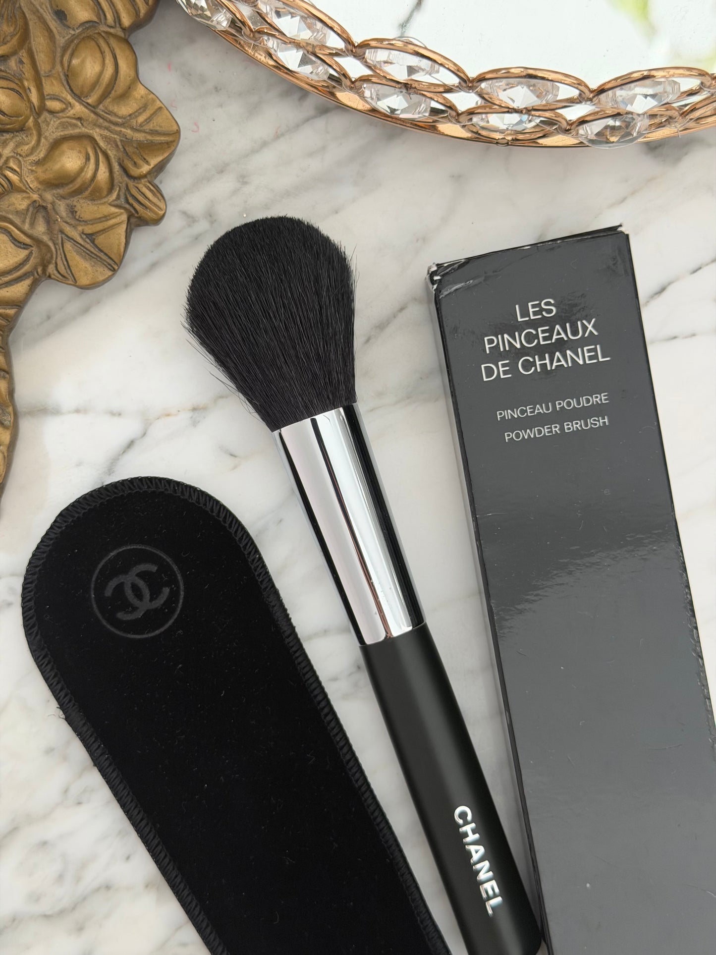 CHANEL Les Pinceaux De Chanel
Powder Brush