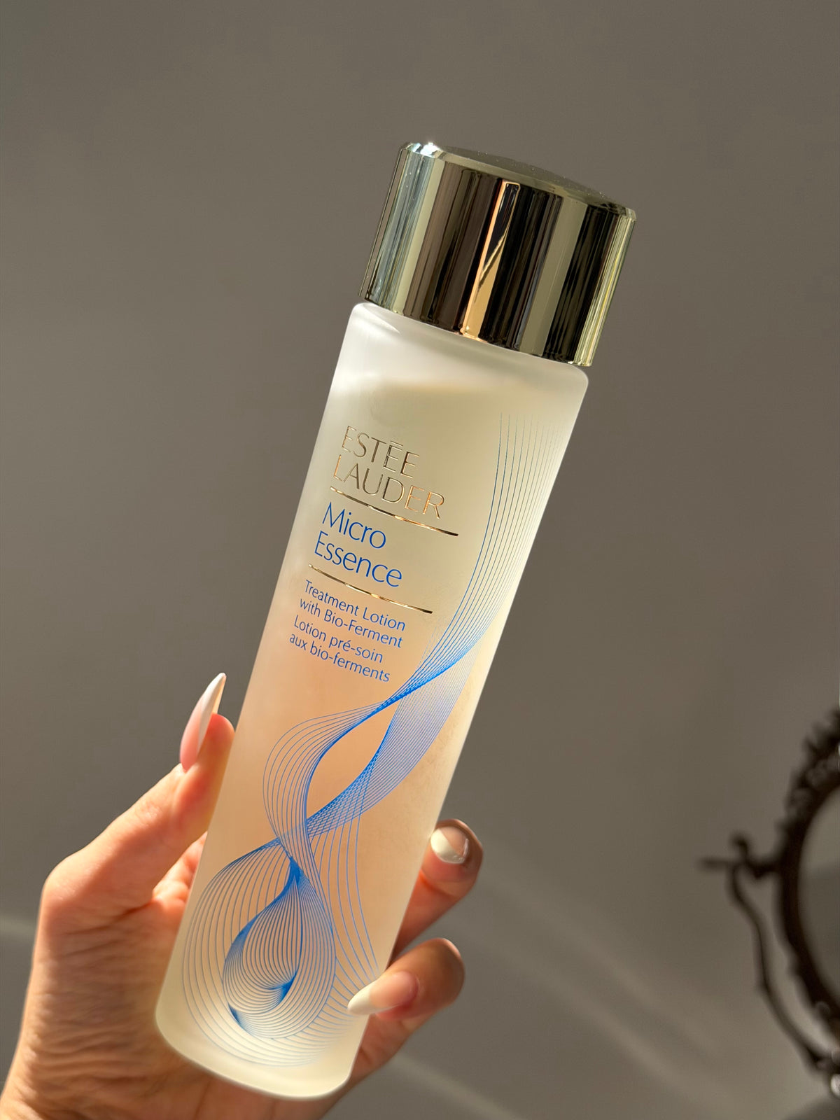 ESTEE LAUDER Micro Essence
Treatment Lotion Toner with Bio-Ferment
